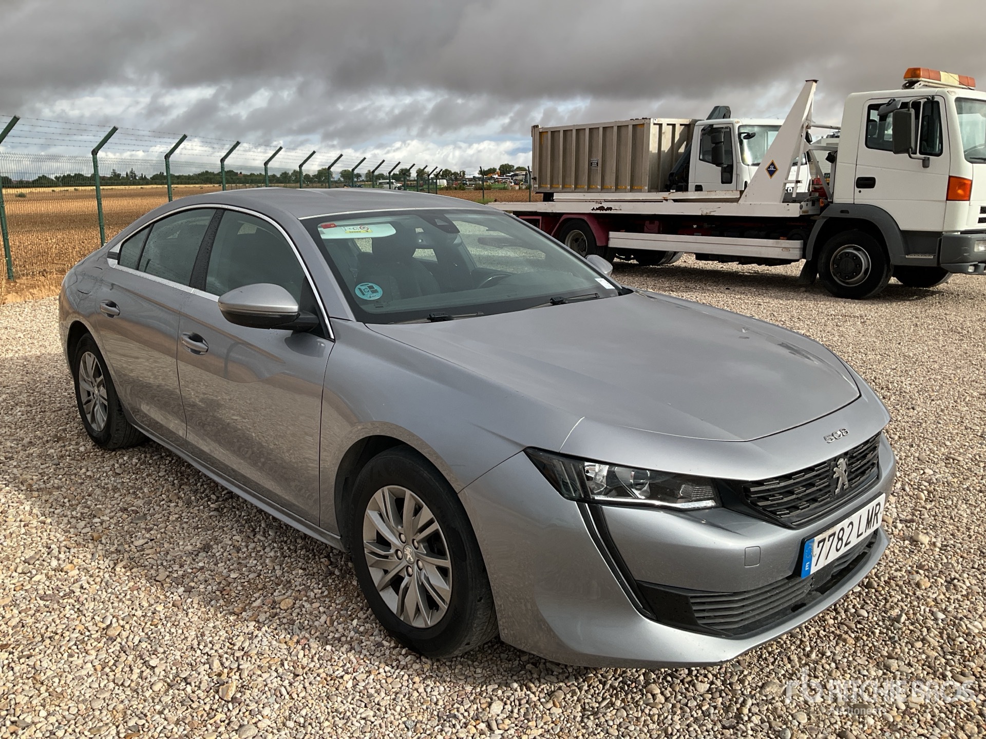 General Appearance with Picture, Right Front Corner