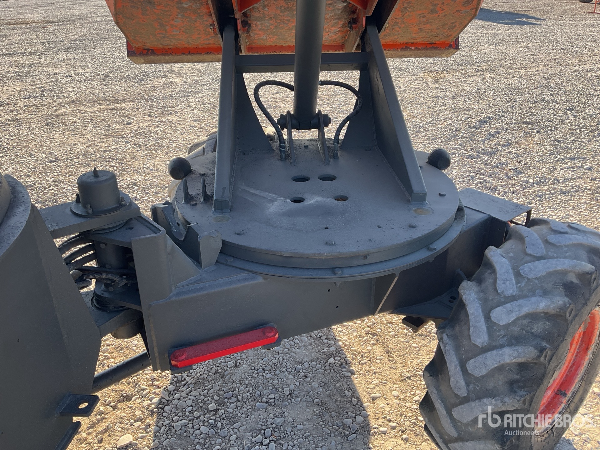 2015 Ausa 350 AHG