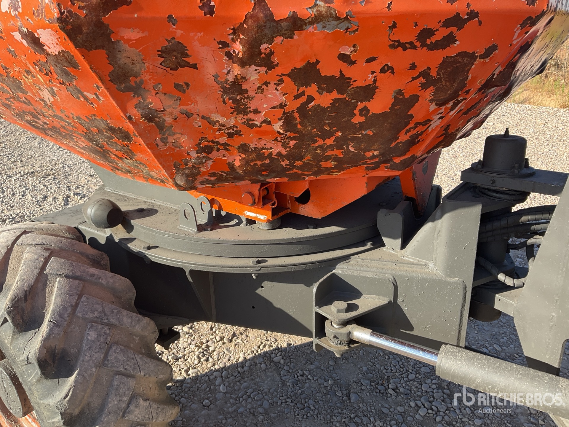 2015 Ausa 350 AHG