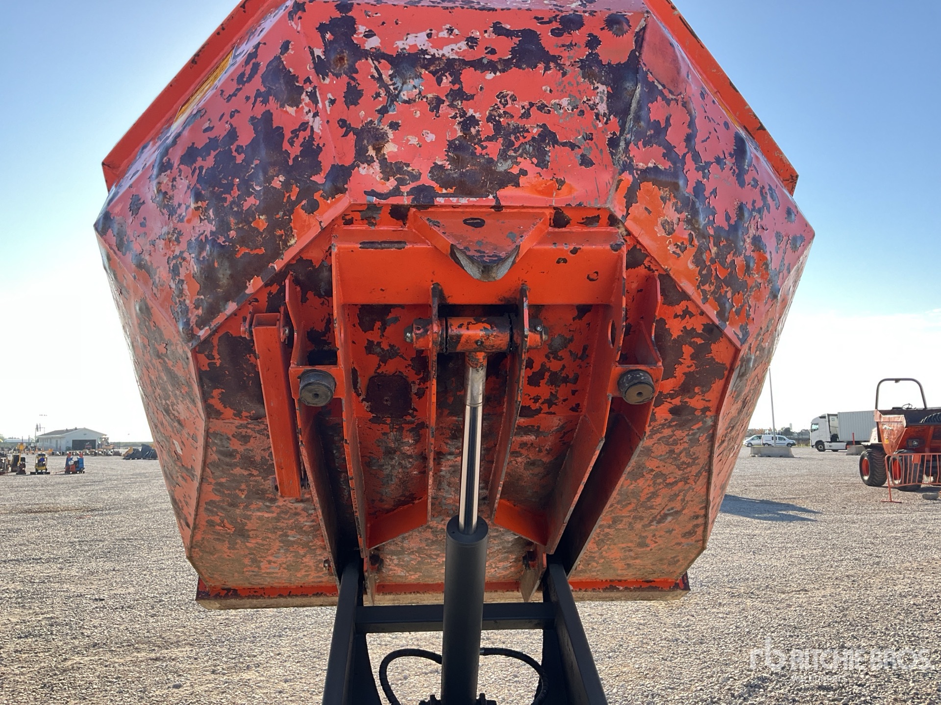 2015 Ausa 350 AHG