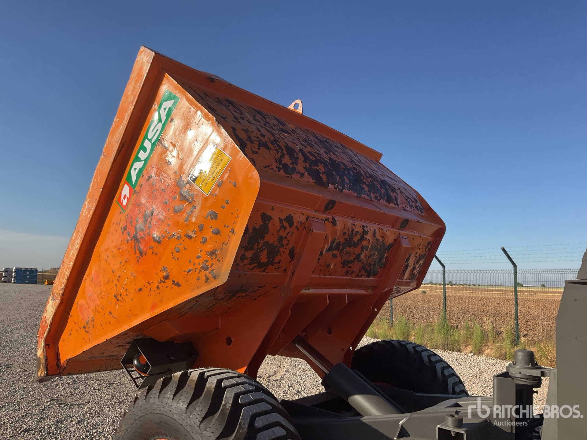 2010 Ausa D1000AP