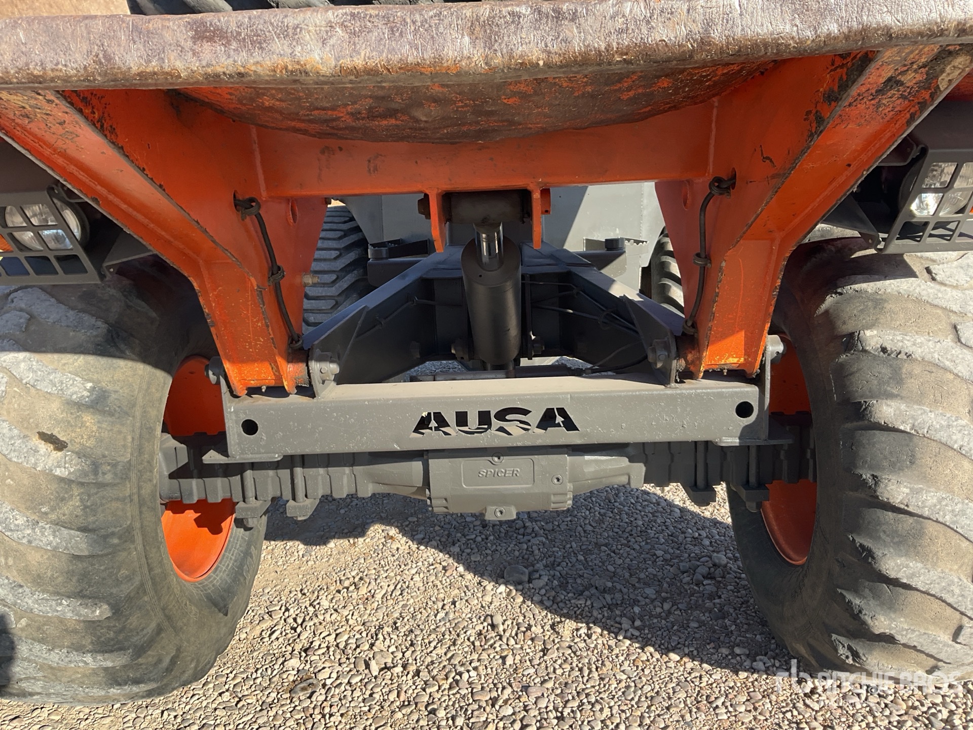 2010 Ausa D1000AP