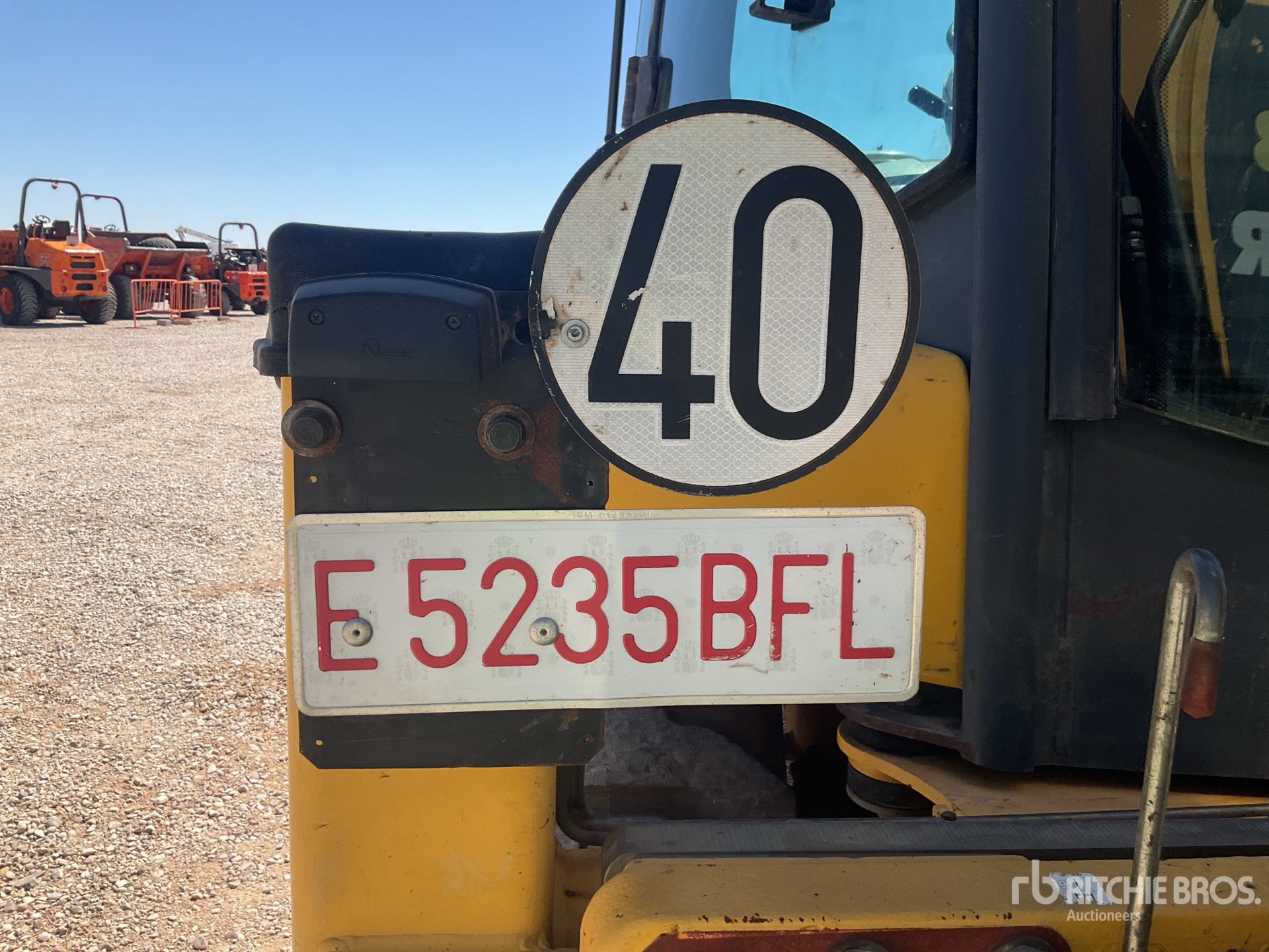 2007 Komatsu WB93R-5