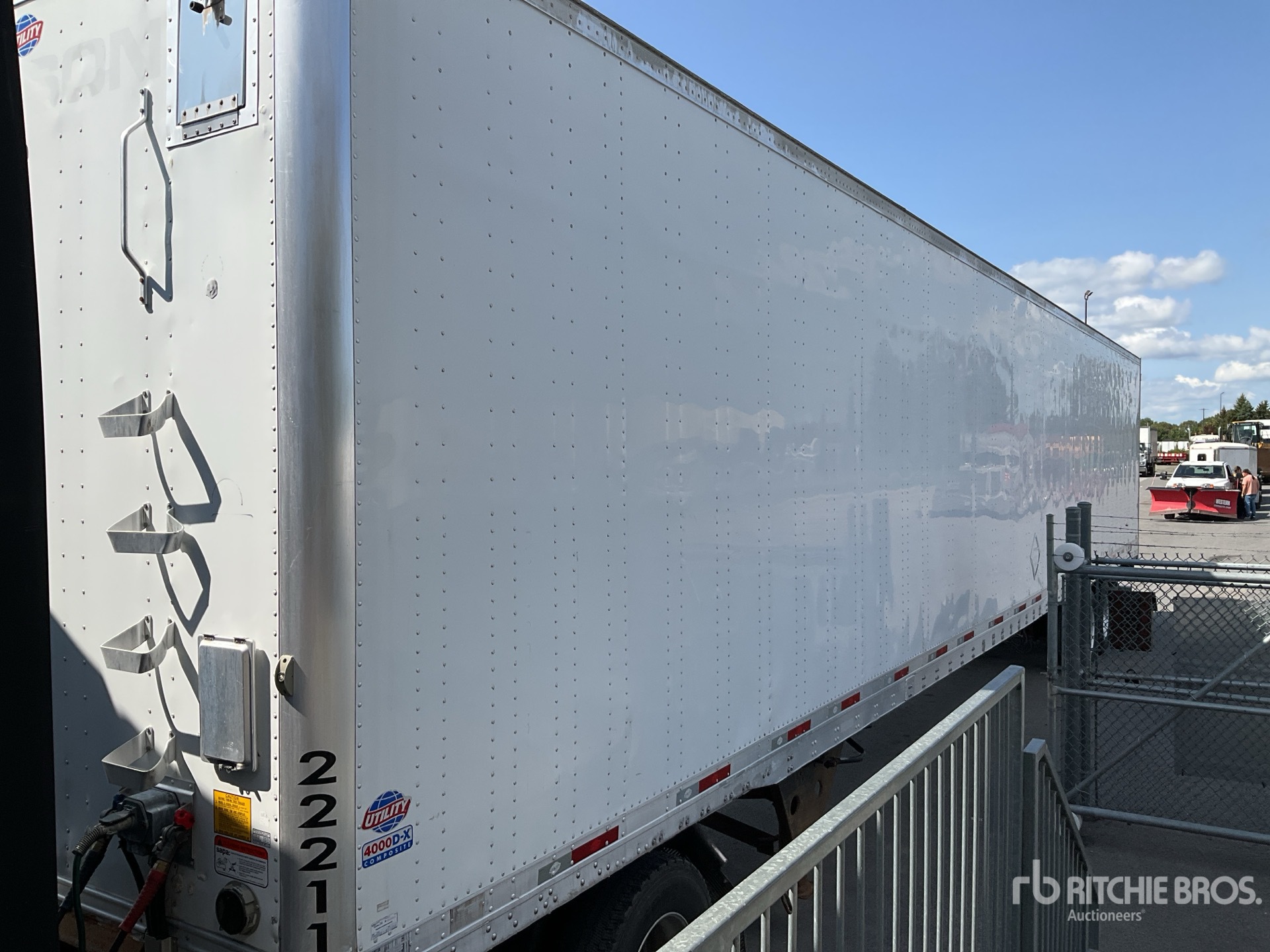 2016 Utility 4000DX
