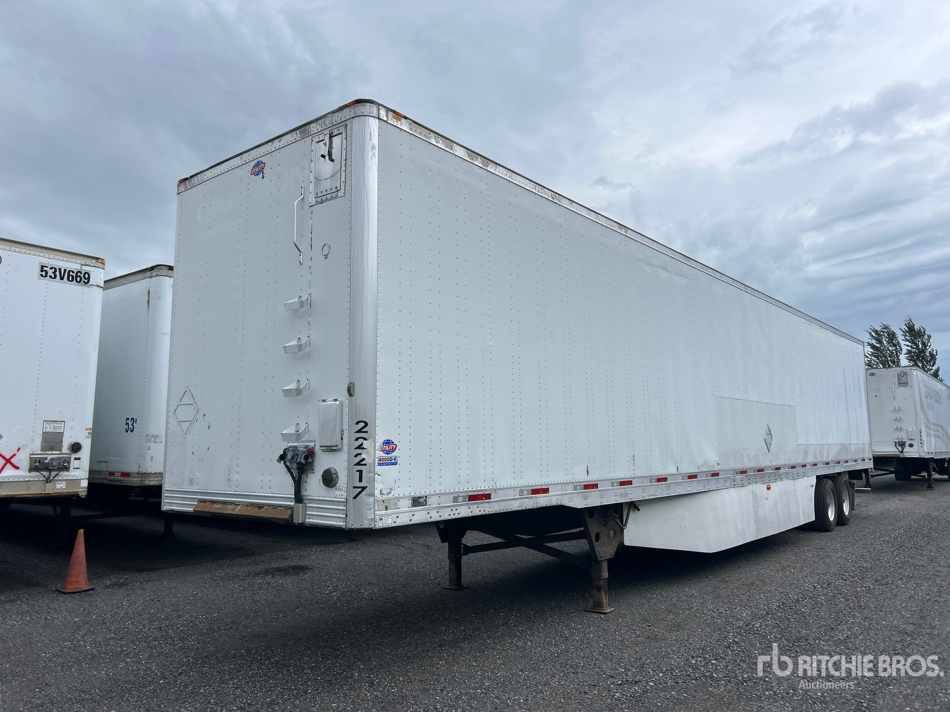 2016 Utility 53 FT T/A