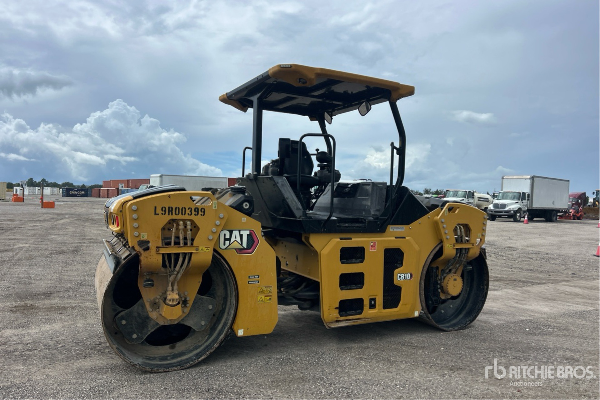 2022 Caterpillar CB-10