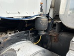 4 Underbody - Truck with Cab Suspension Air Bags