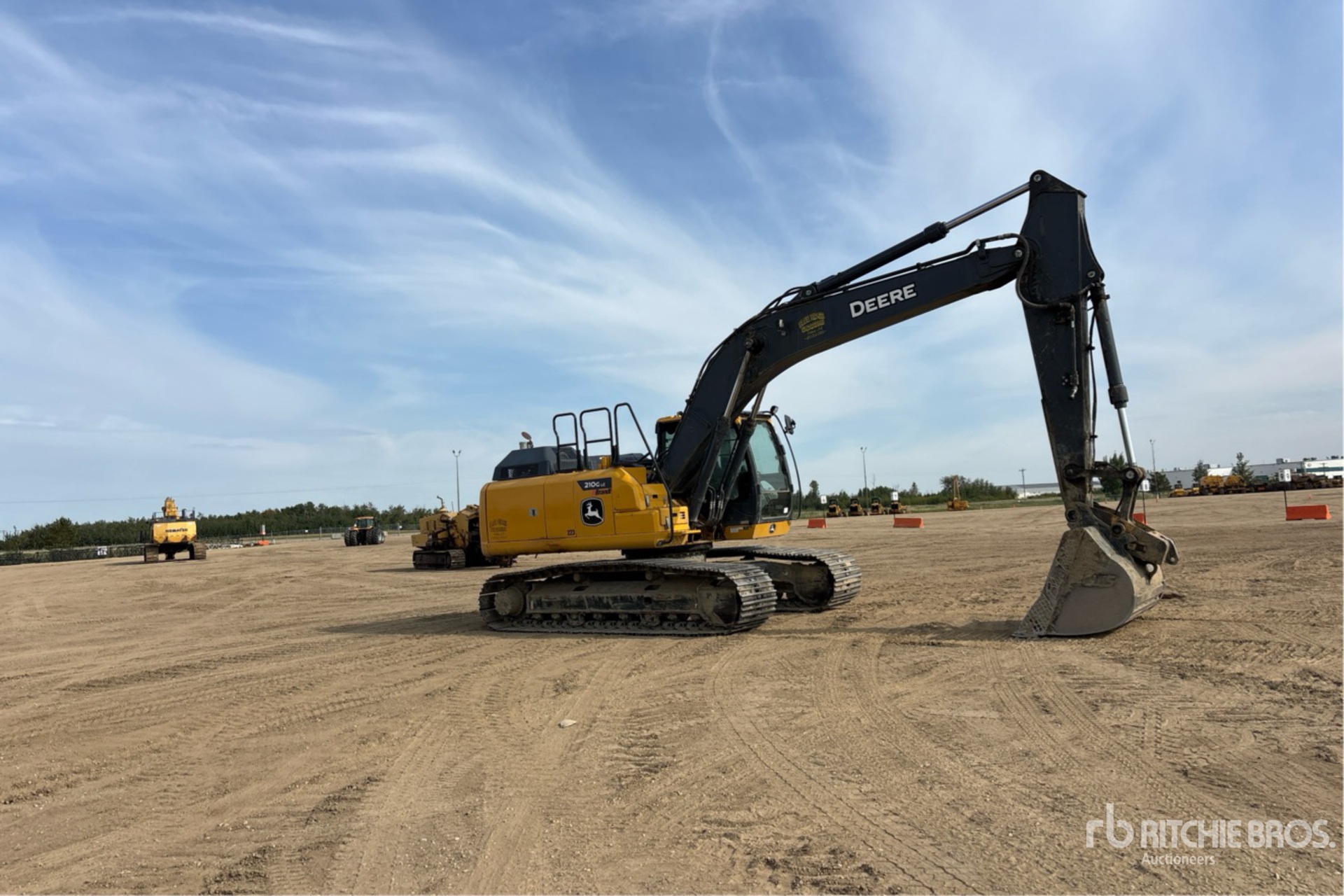 2022 John Deere 210GLC