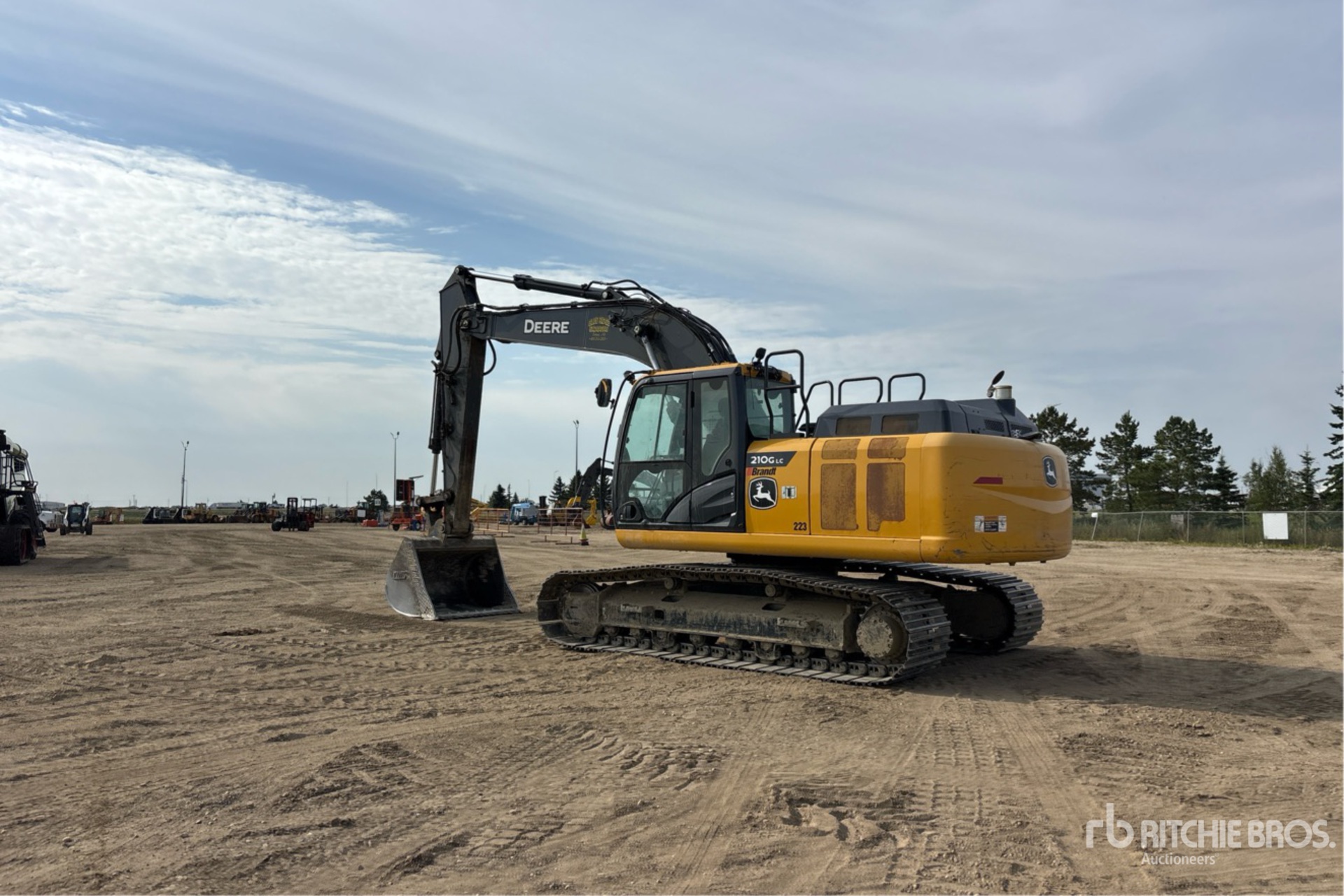 2022 John Deere 210GLC