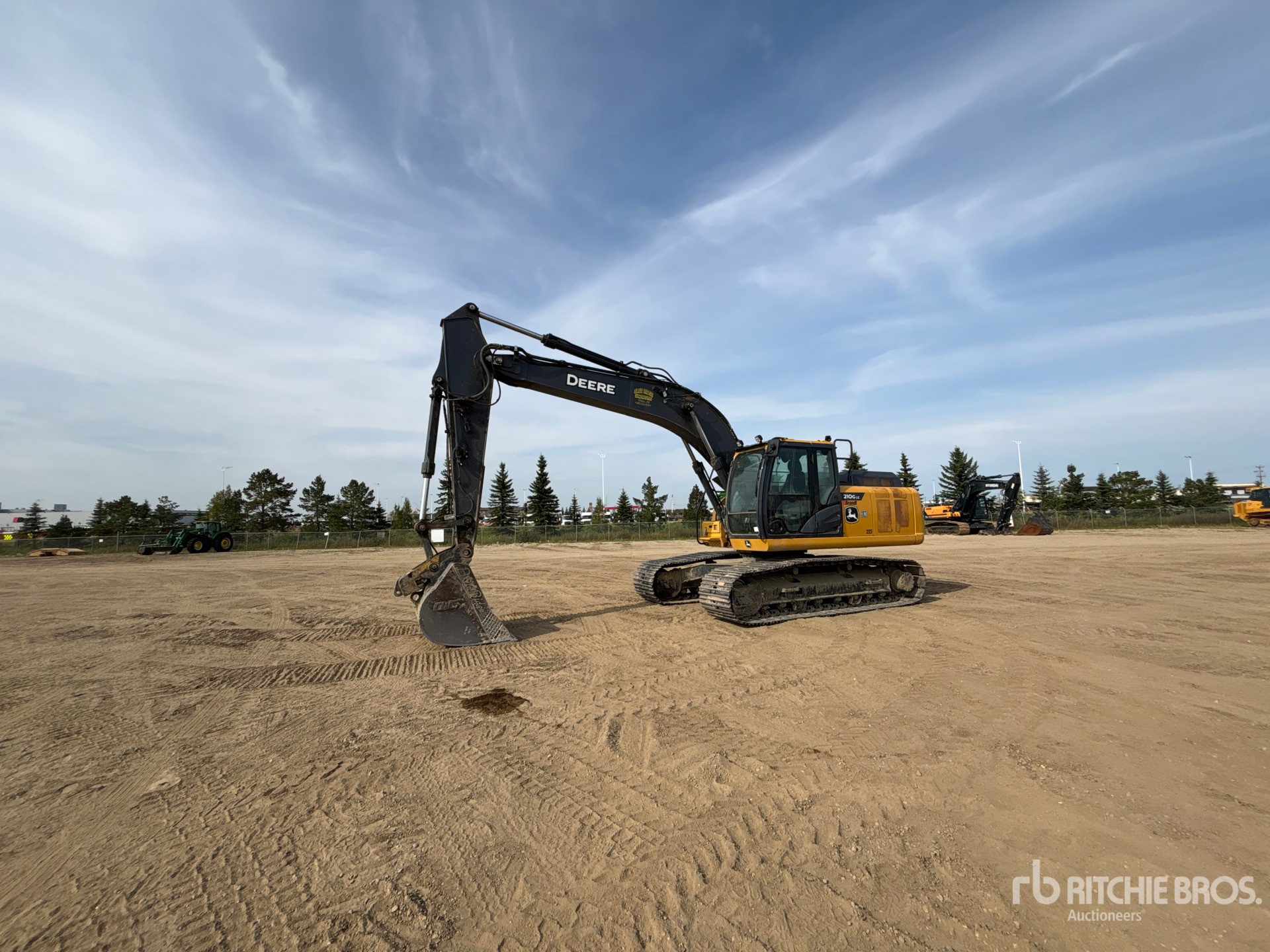2022 John Deere 210GLC