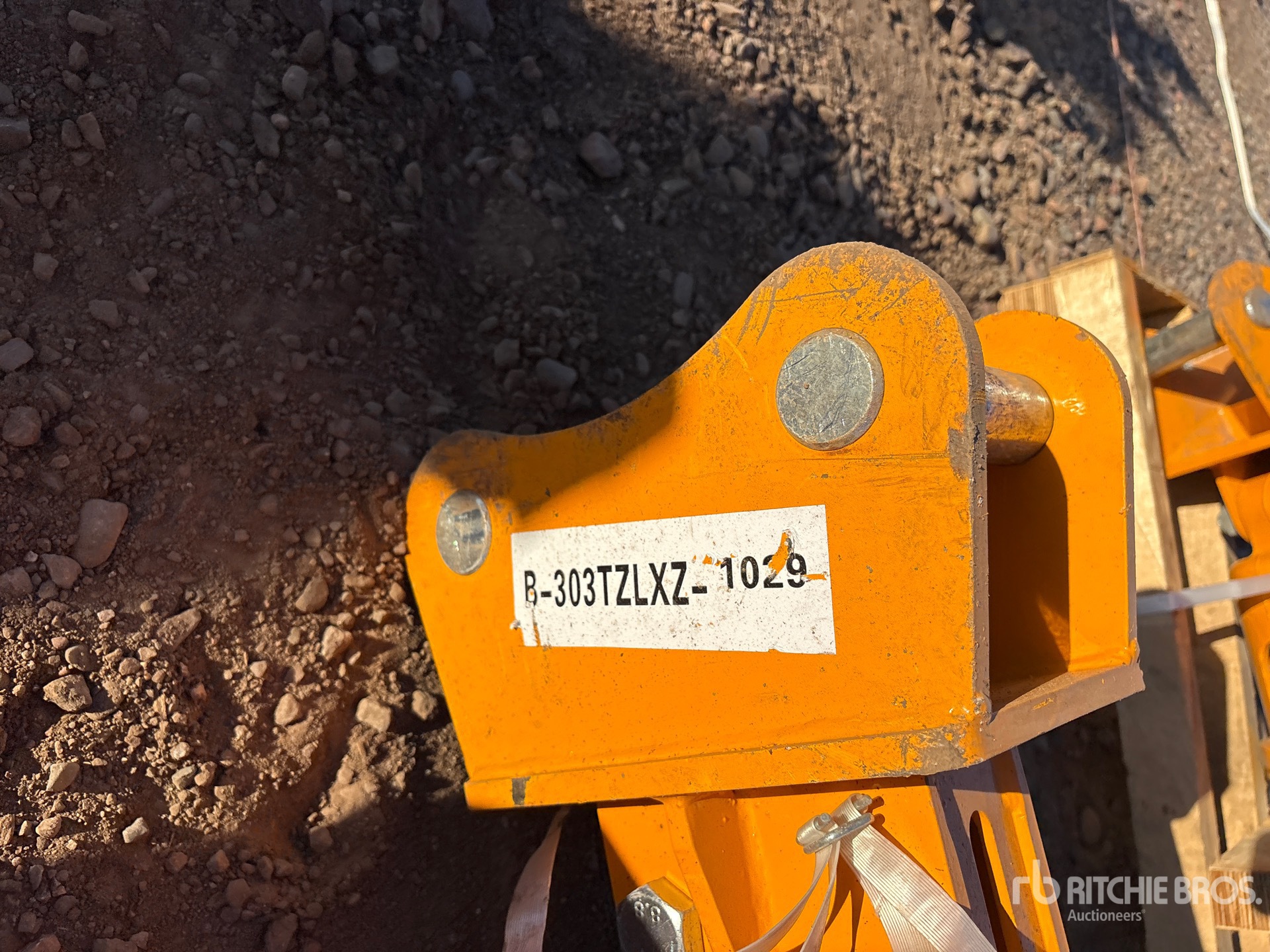 2026 GIYI 32 IN - FITS CAT 303 (UNUSED)