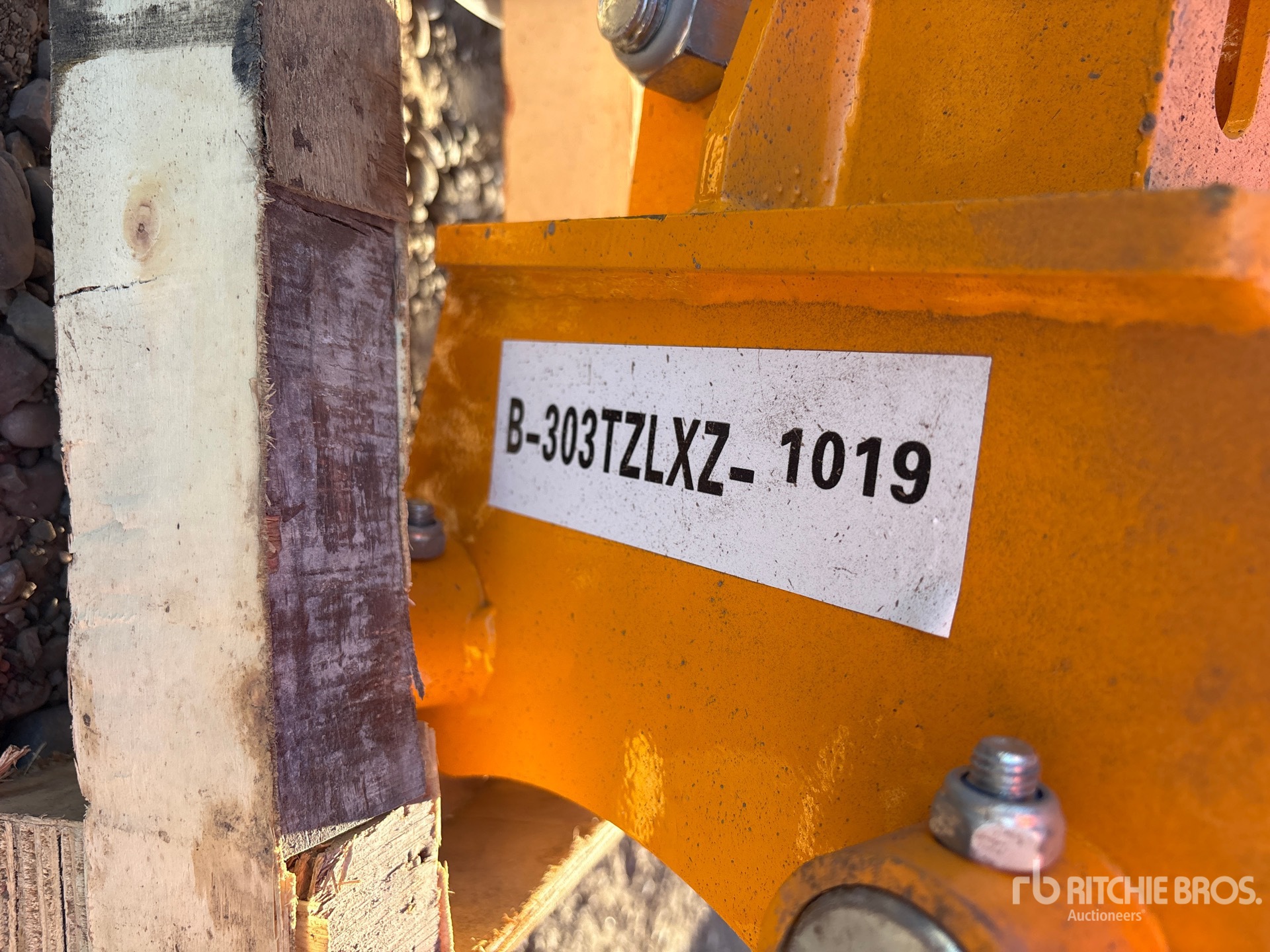 2026 GIYI 32 IN - FITS CAT 303 (UNUSED)