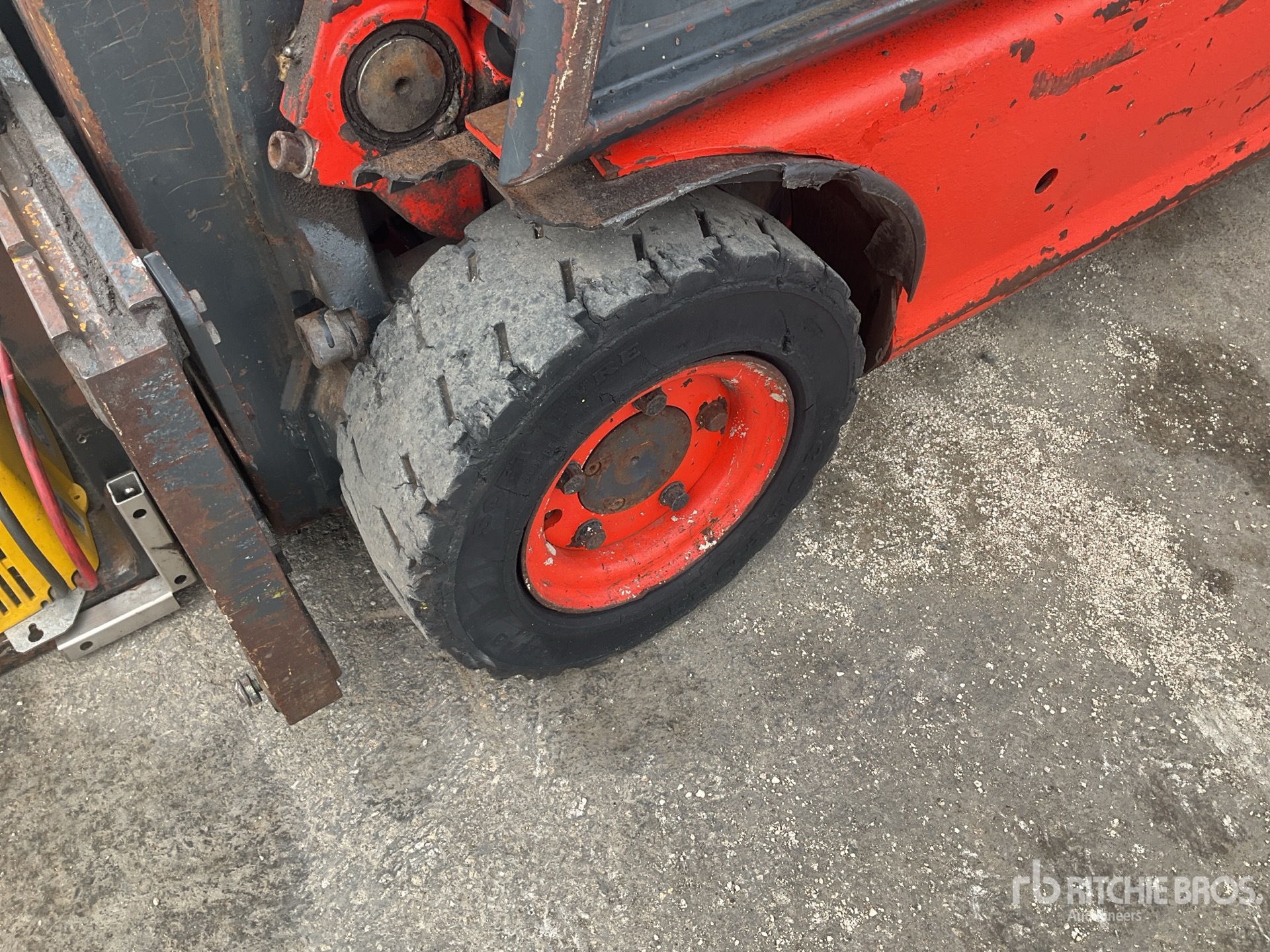 2001 Linde E16C-02