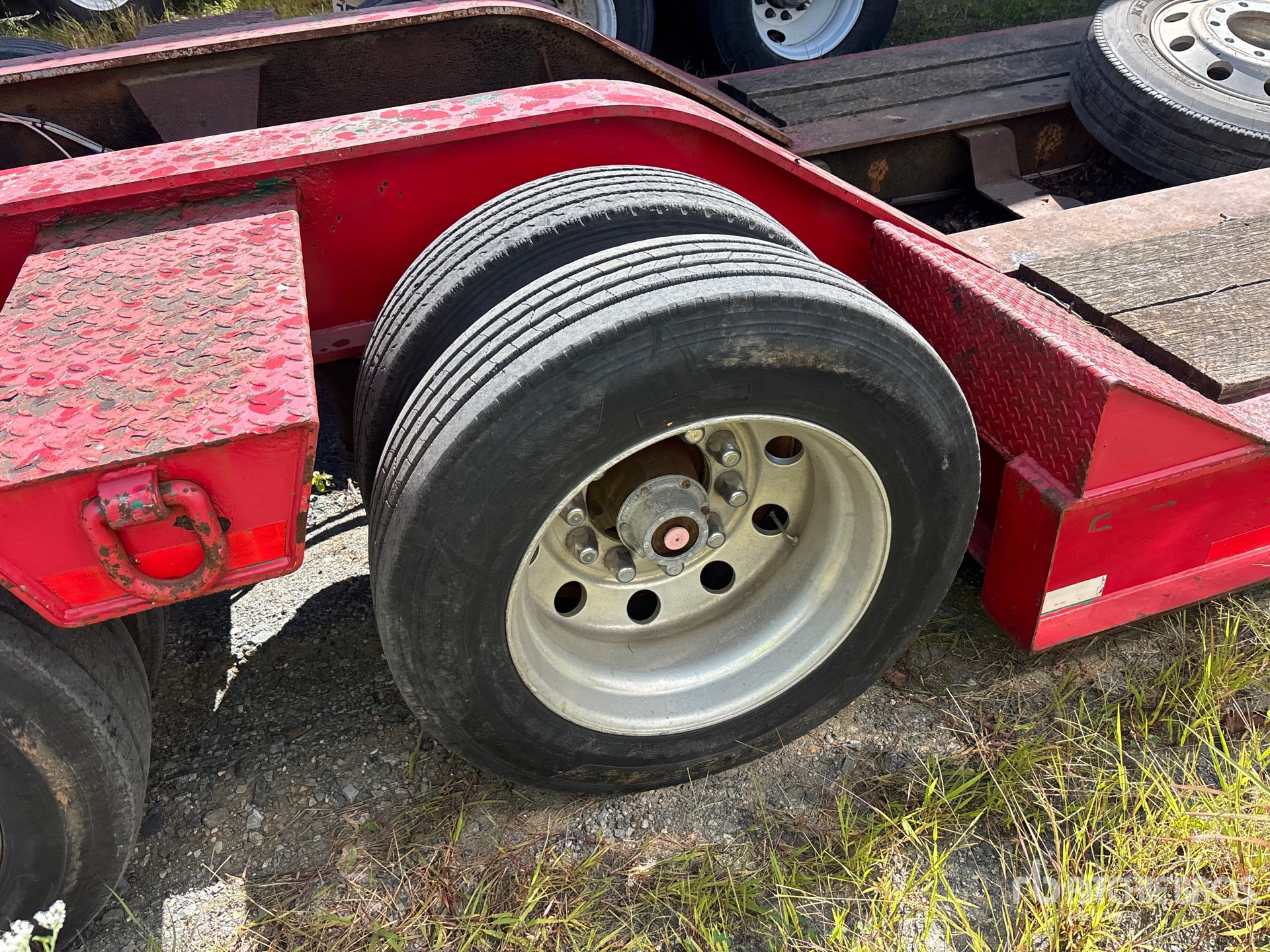 2004 Rogers 50 TON TRI/A REMOVABLE GOOSENECK