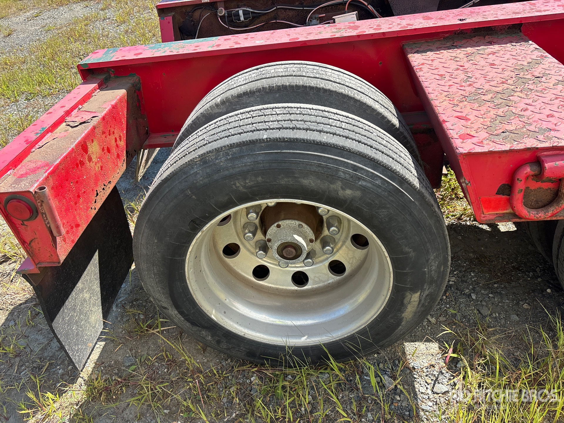 2004 Rogers 50 TON TRI/A REMOVABLE GOOSENECK