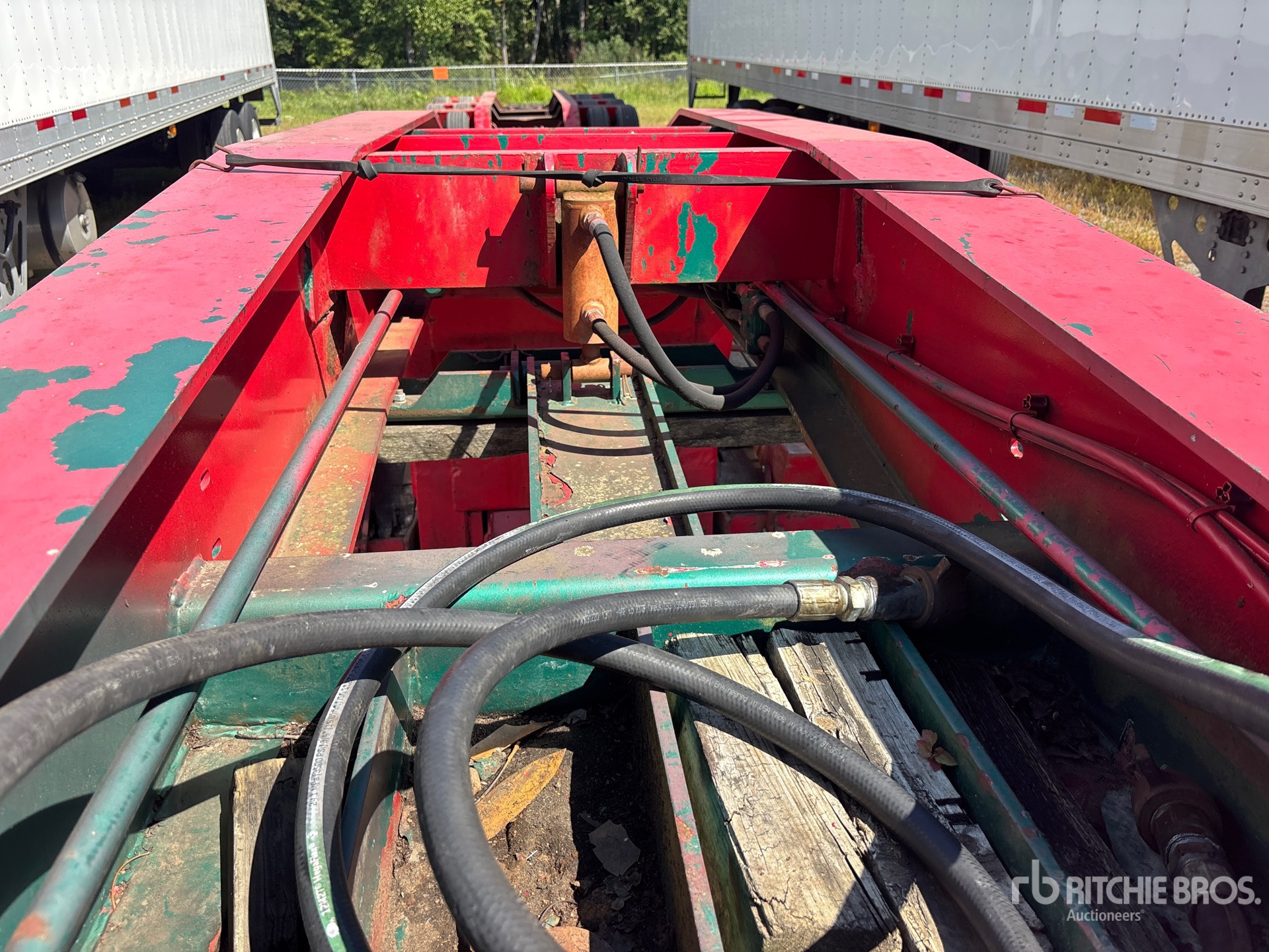 2004 Rogers 50 TON TRI/A REMOVABLE GOOSENECK