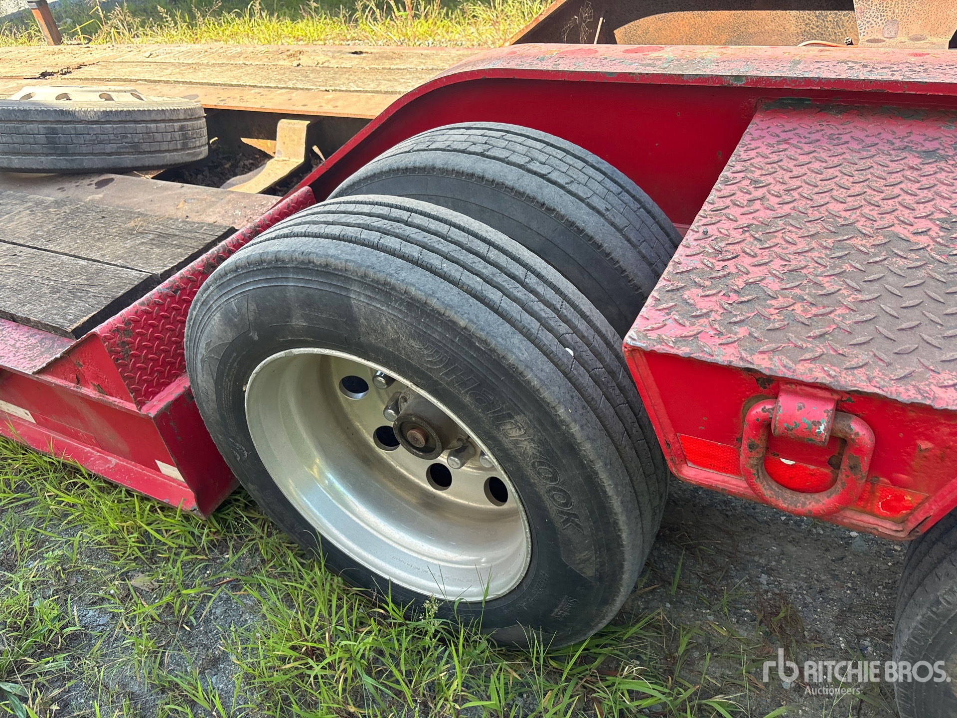 2004 Rogers 50 TON TRI/A REMOVABLE GOOSENECK