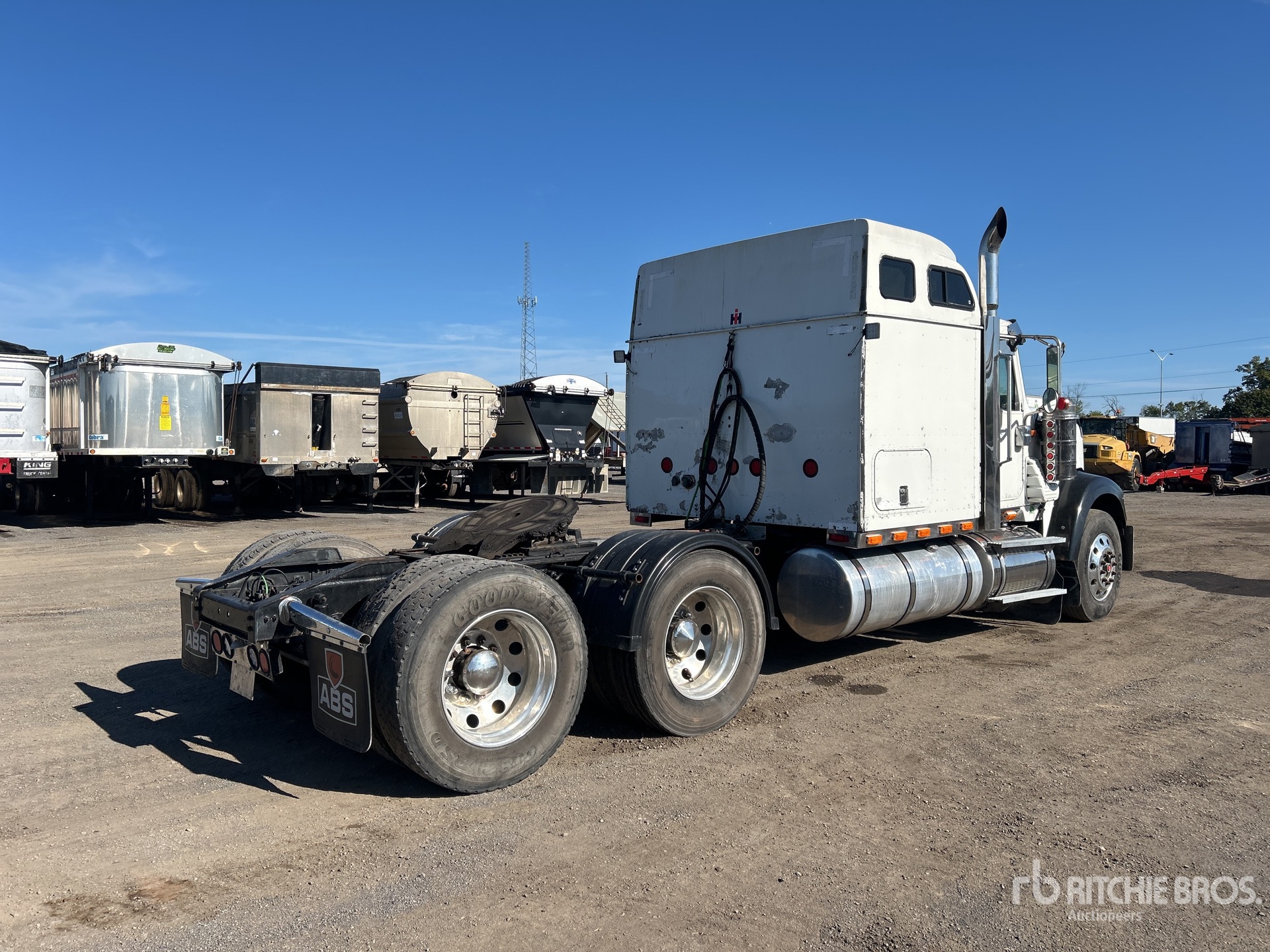 2005 International 9900i