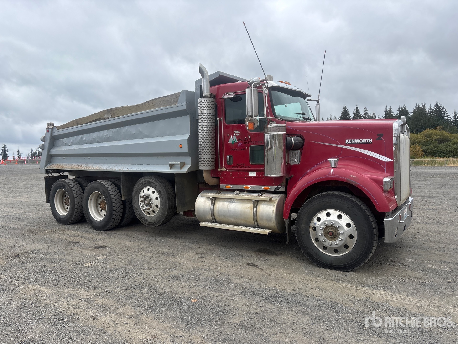 2004 Kenworth W900 TRI