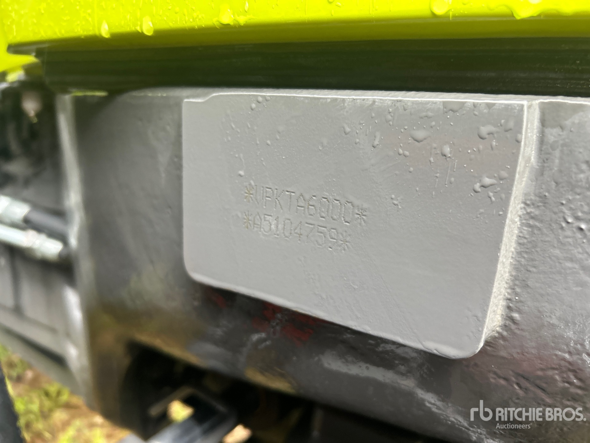 2024 Claas AXION 880