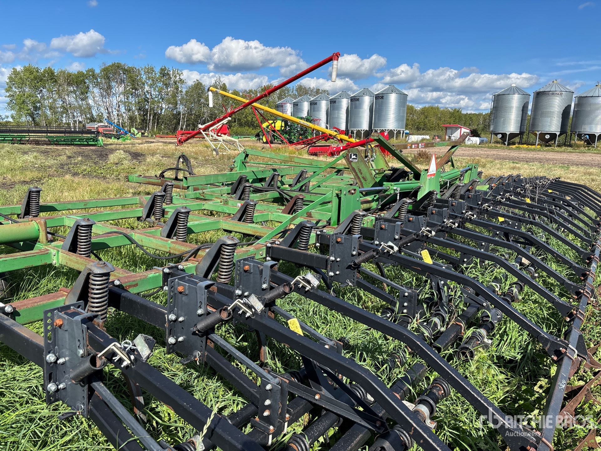 John Deere 680