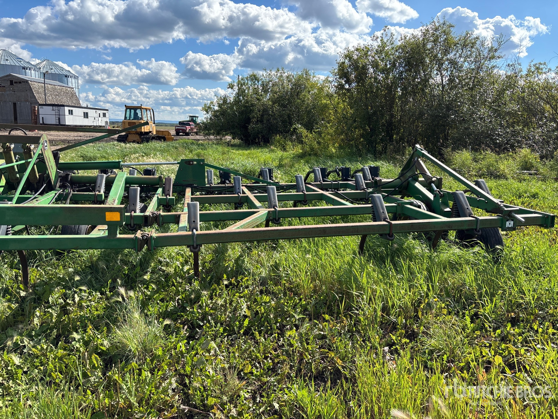 John Deere 680