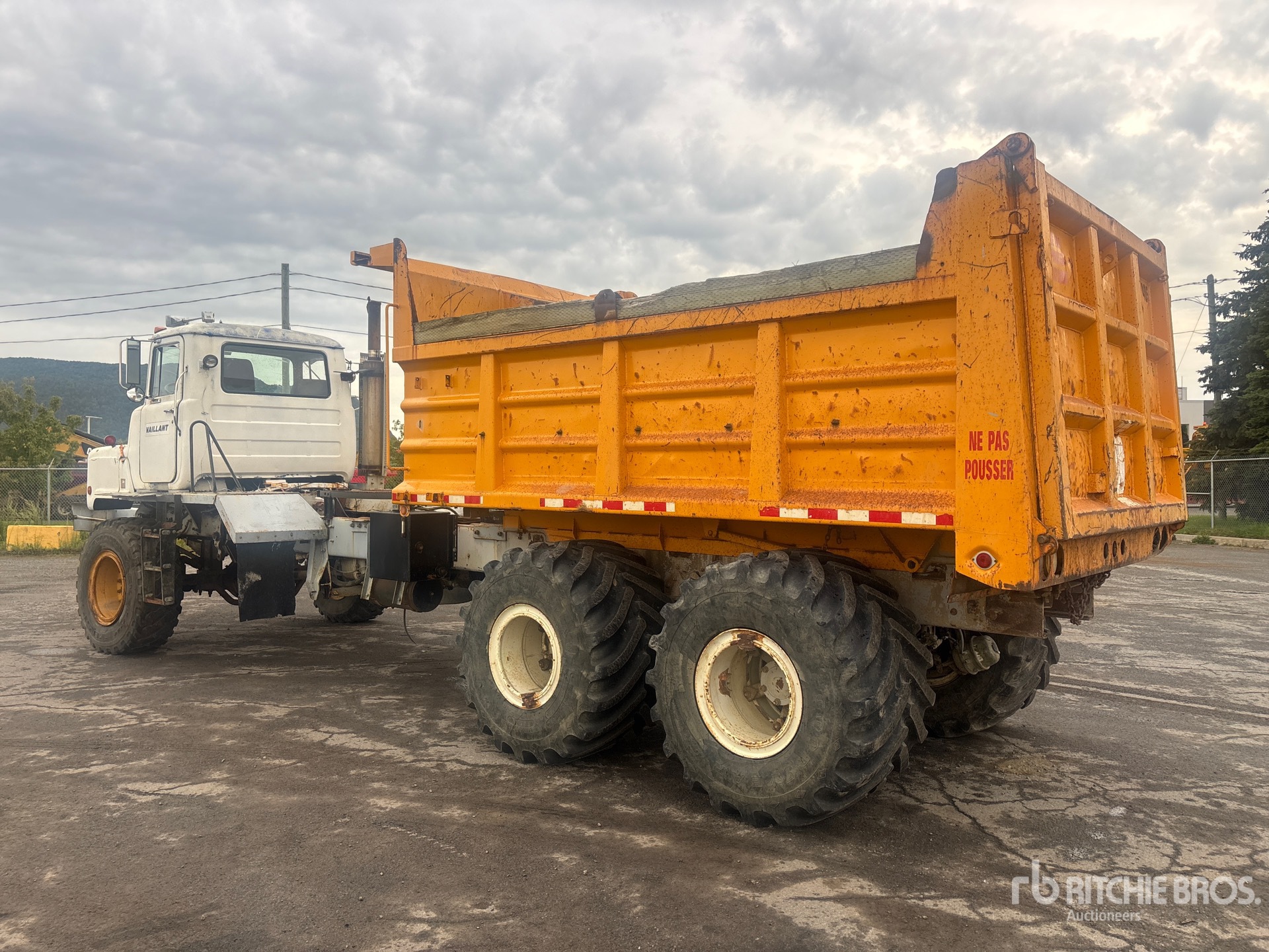 1989 Mack DMM6906EX