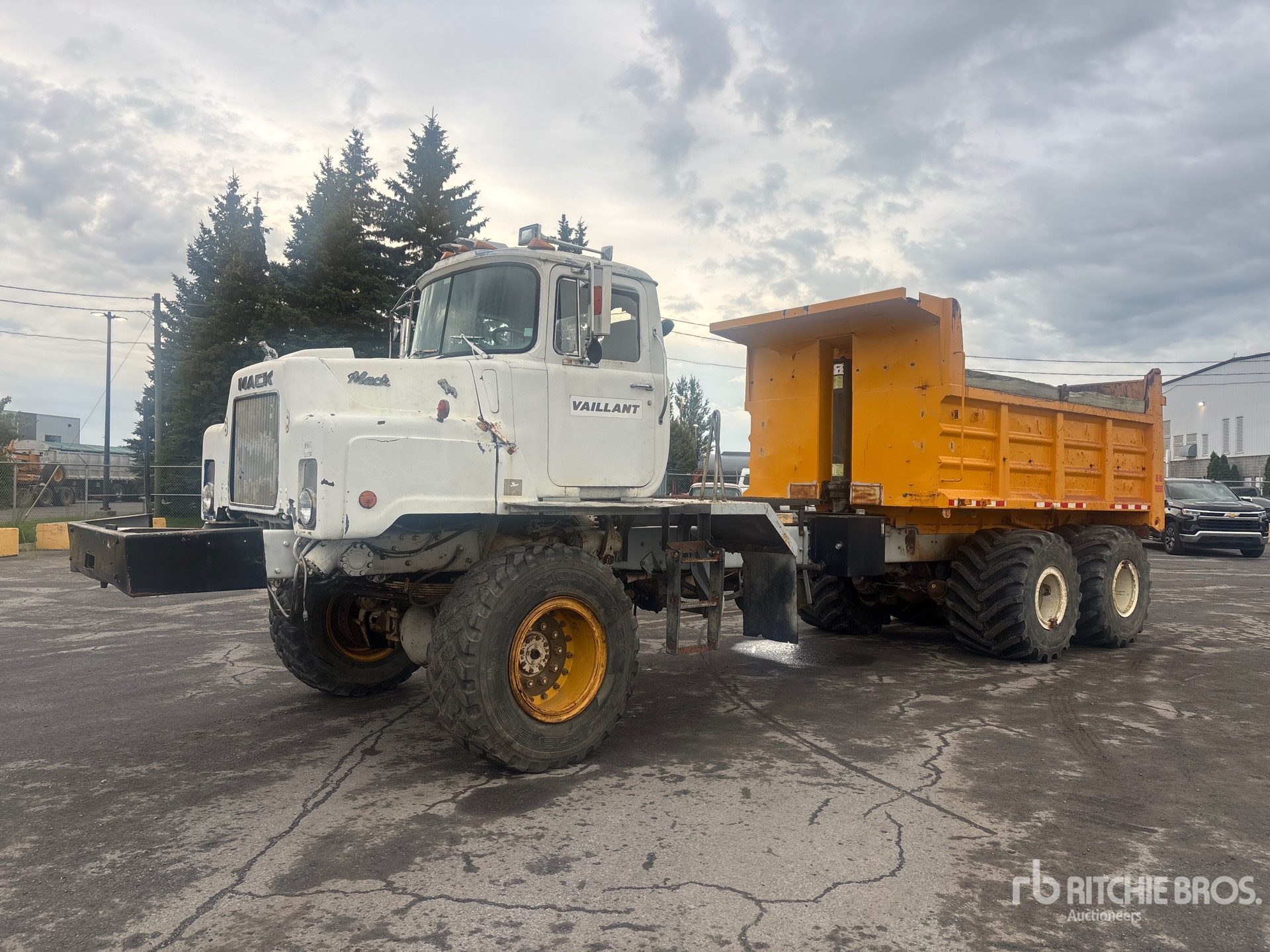 1989 Mack DMM6906EX