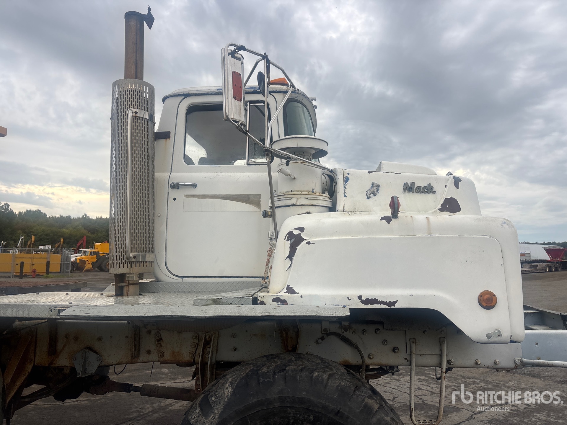 1989 Mack DMM6906EX