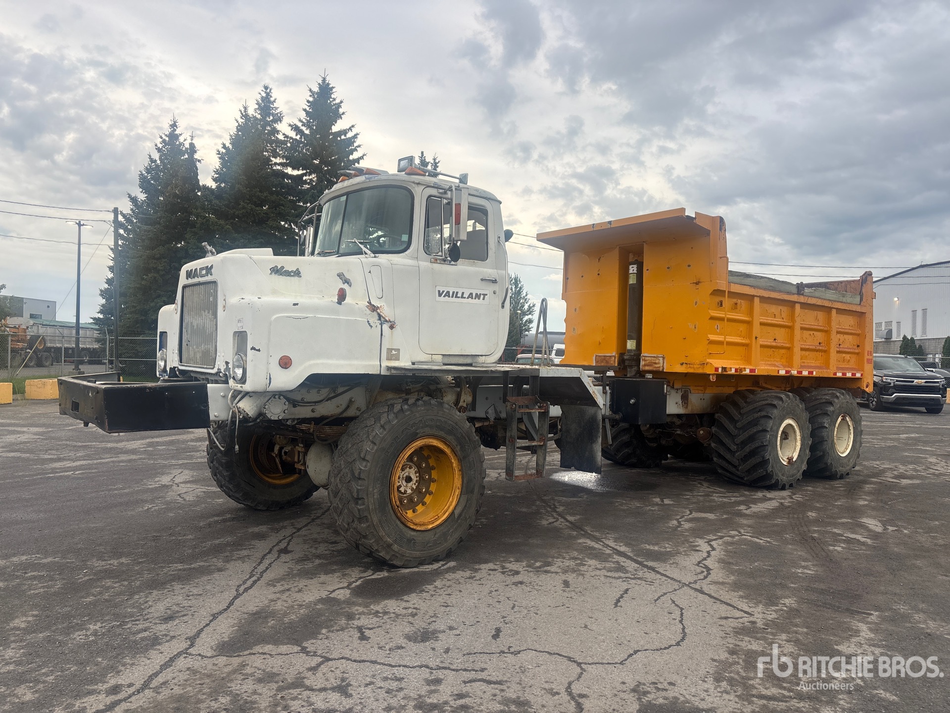 1989 Mack DMM6906EX