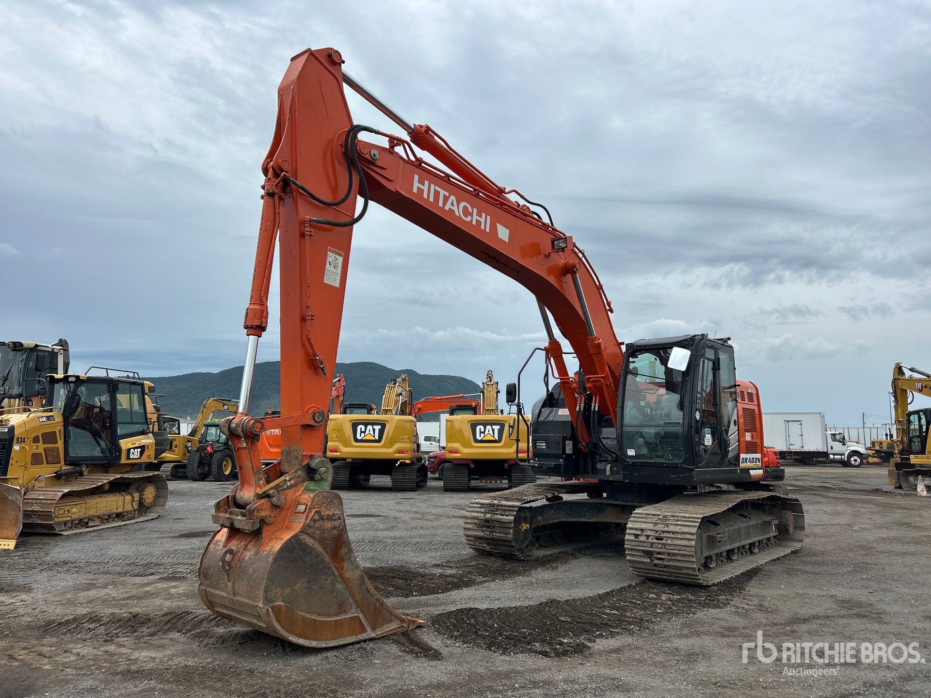 2018 Hitachi ZX245USLC-6N