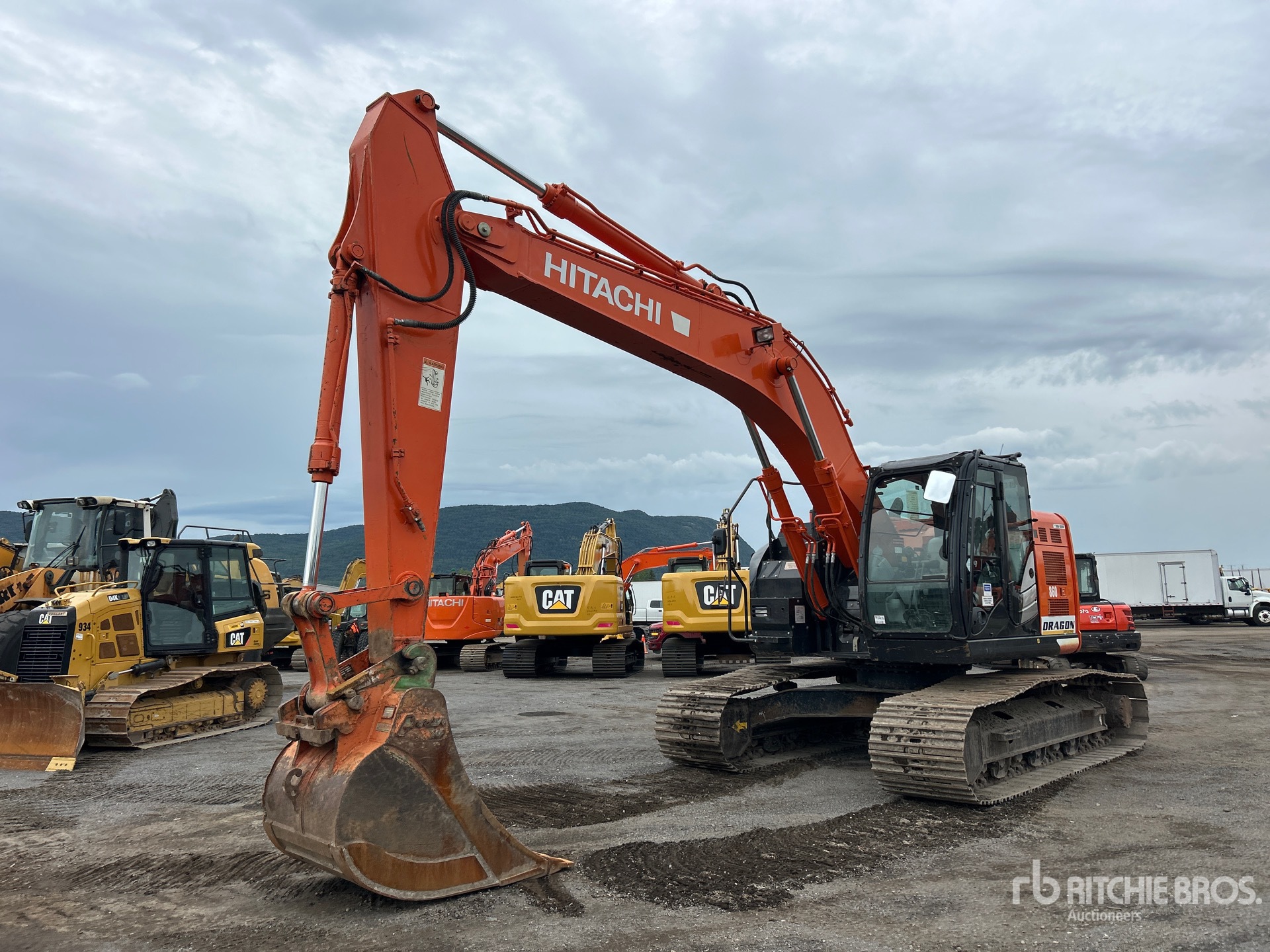 Photo of 2018 Hitachi ZX245USLC-6N