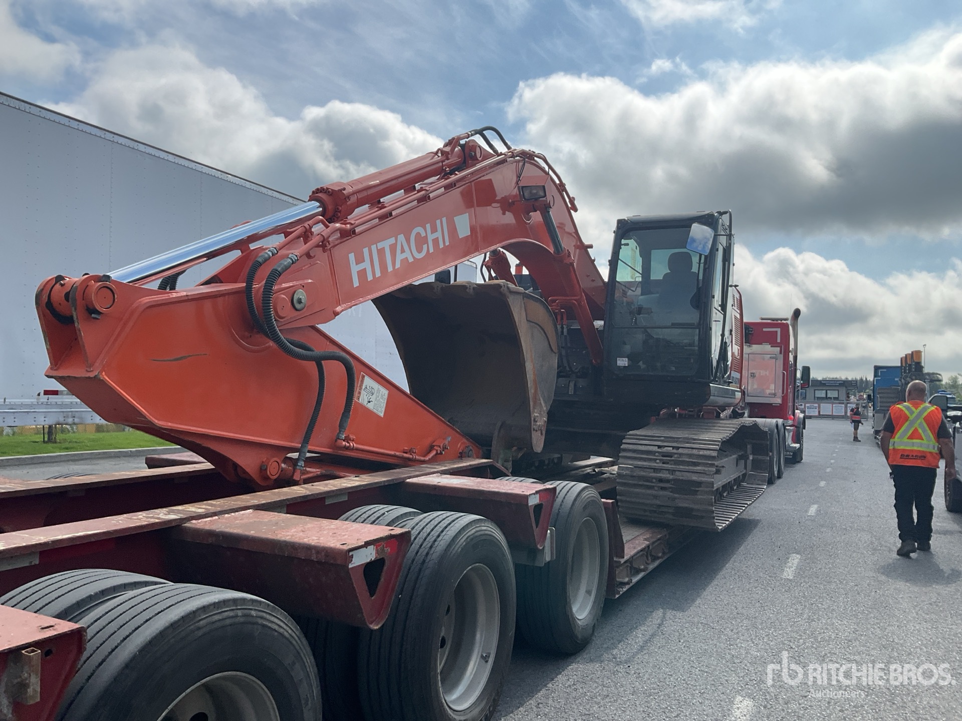2018 Hitachi ZX245USLC-6N