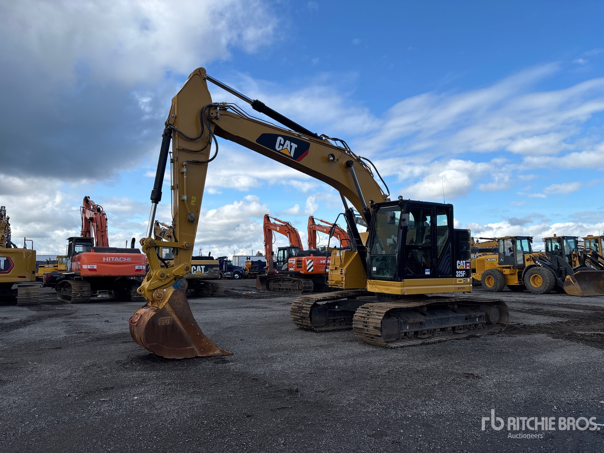 2019 Caterpillar 325F L CR