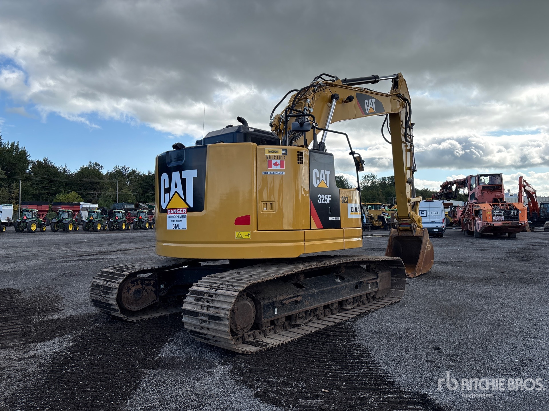 2019 Caterpillar 325F L CR