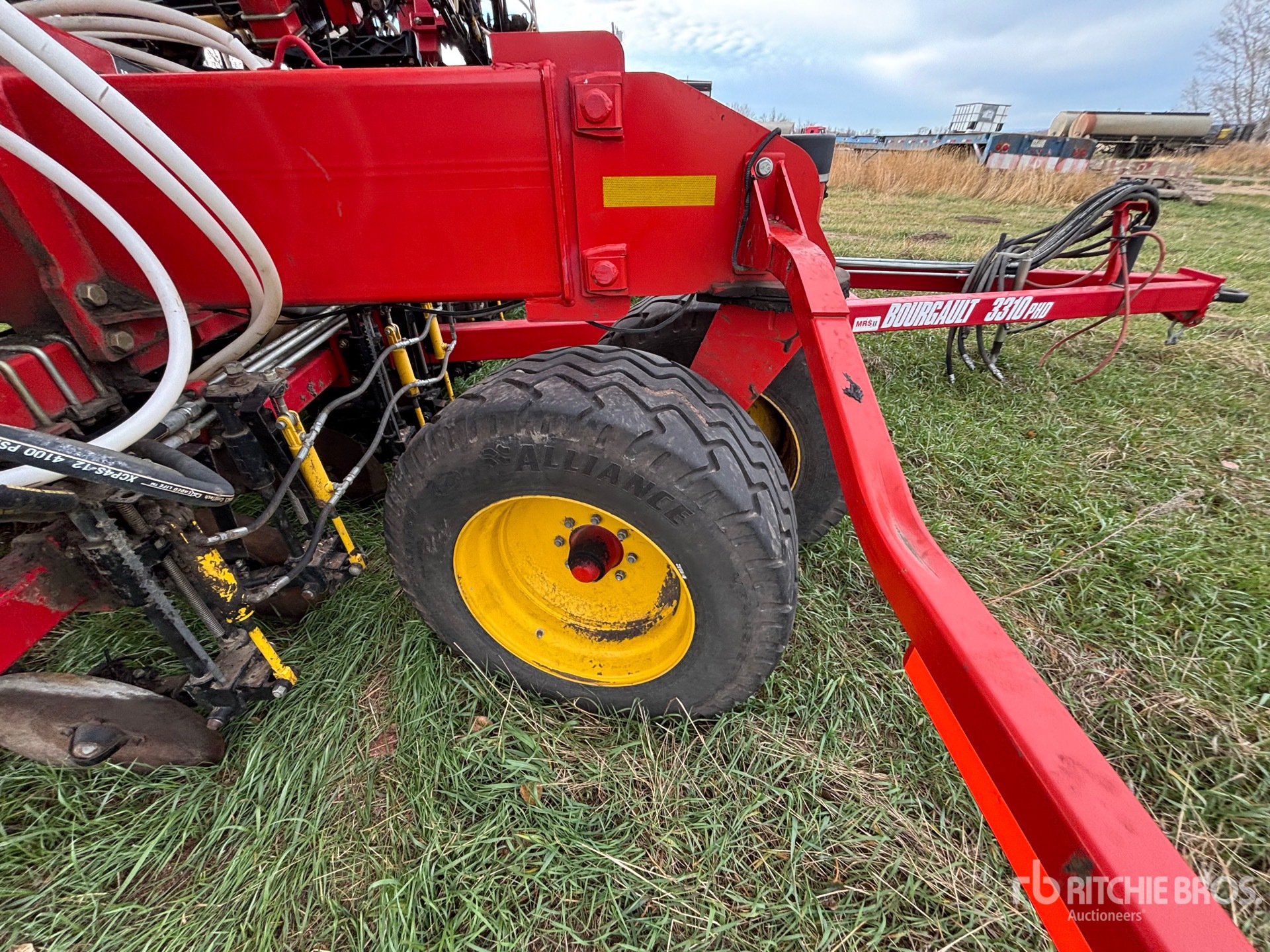 2011 Bourgault 3310PHD