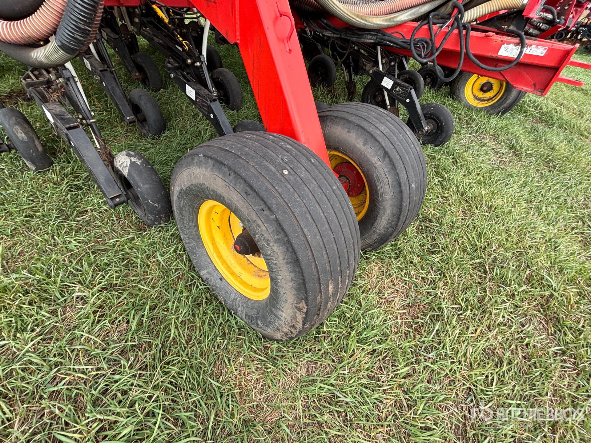 2011 Bourgault 3310PHD