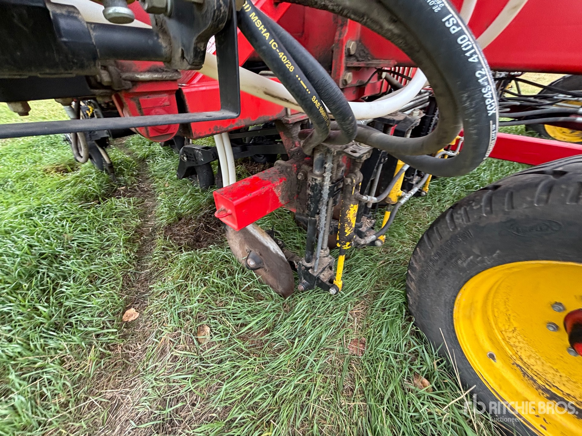 2011 Bourgault 3310PHD