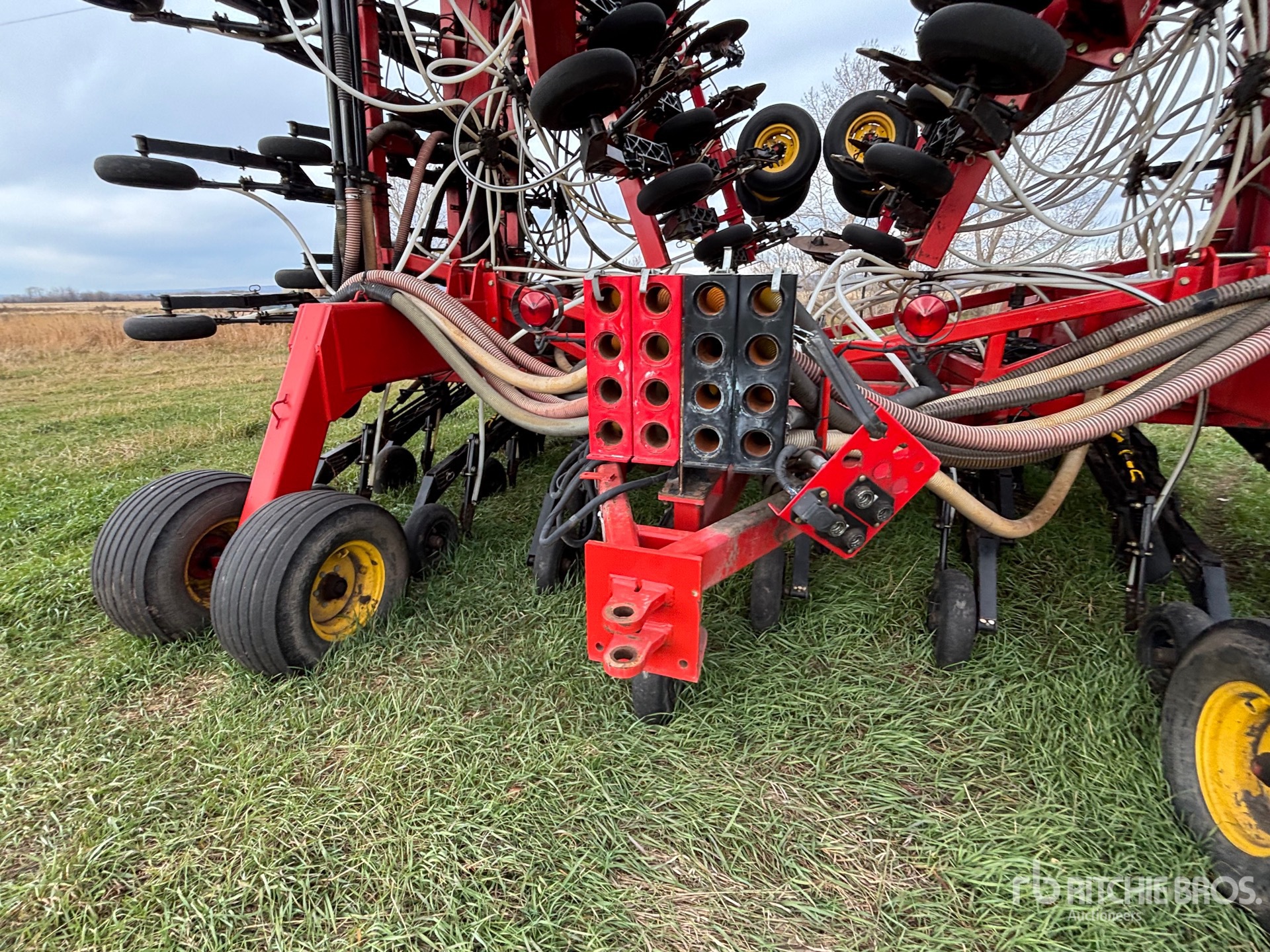 2011 Bourgault 3310PHD