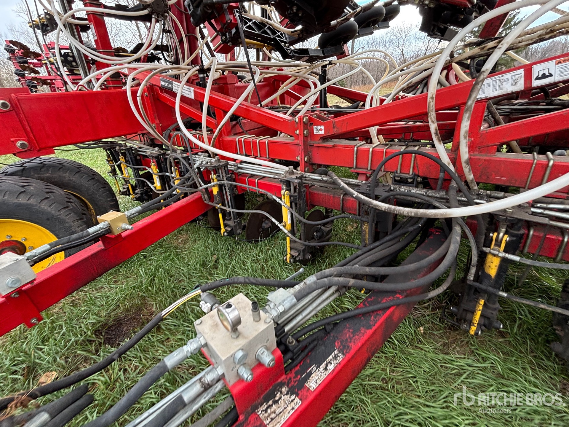 2011 Bourgault 3310PHD