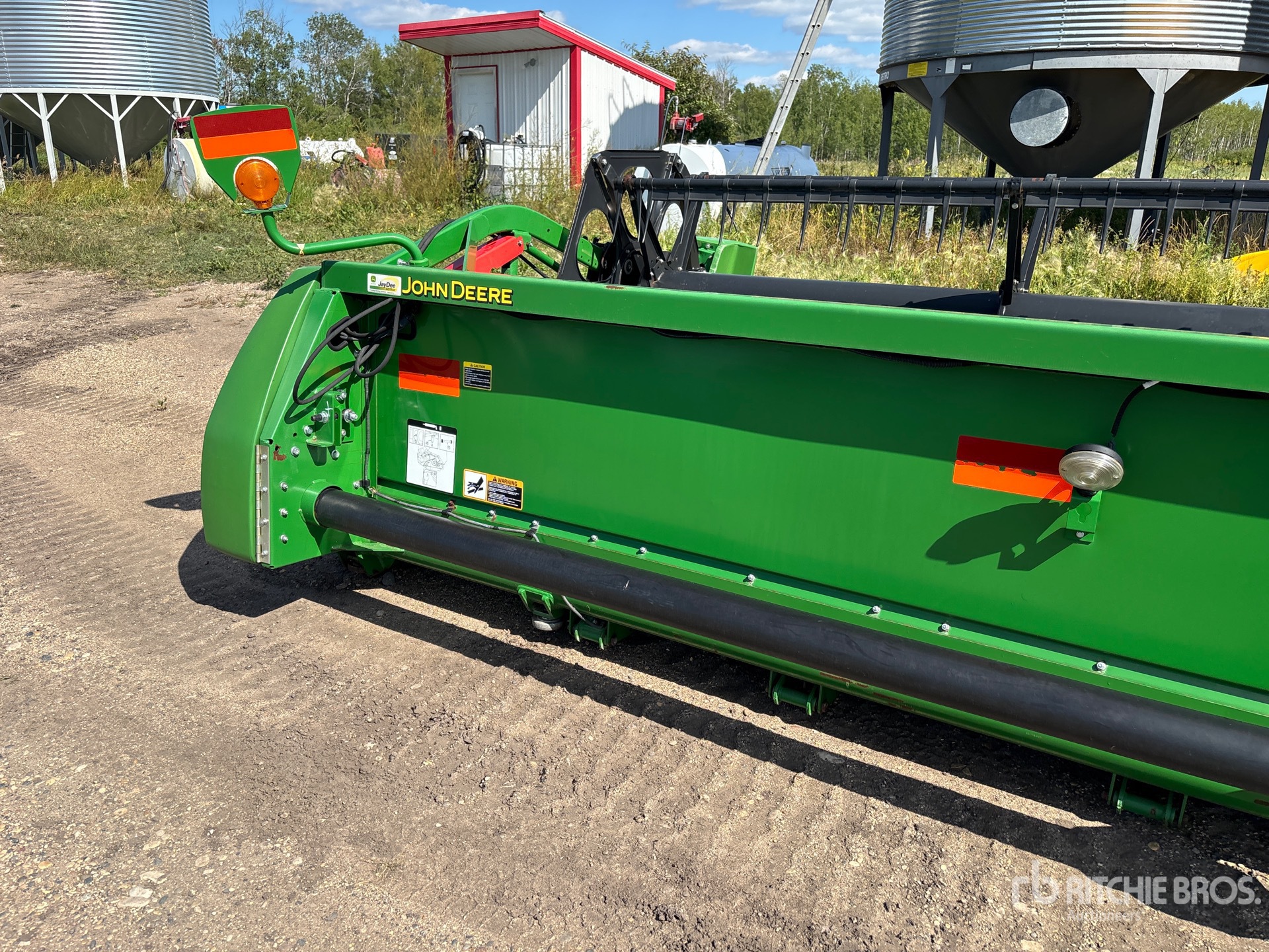 2016 John Deere 635F