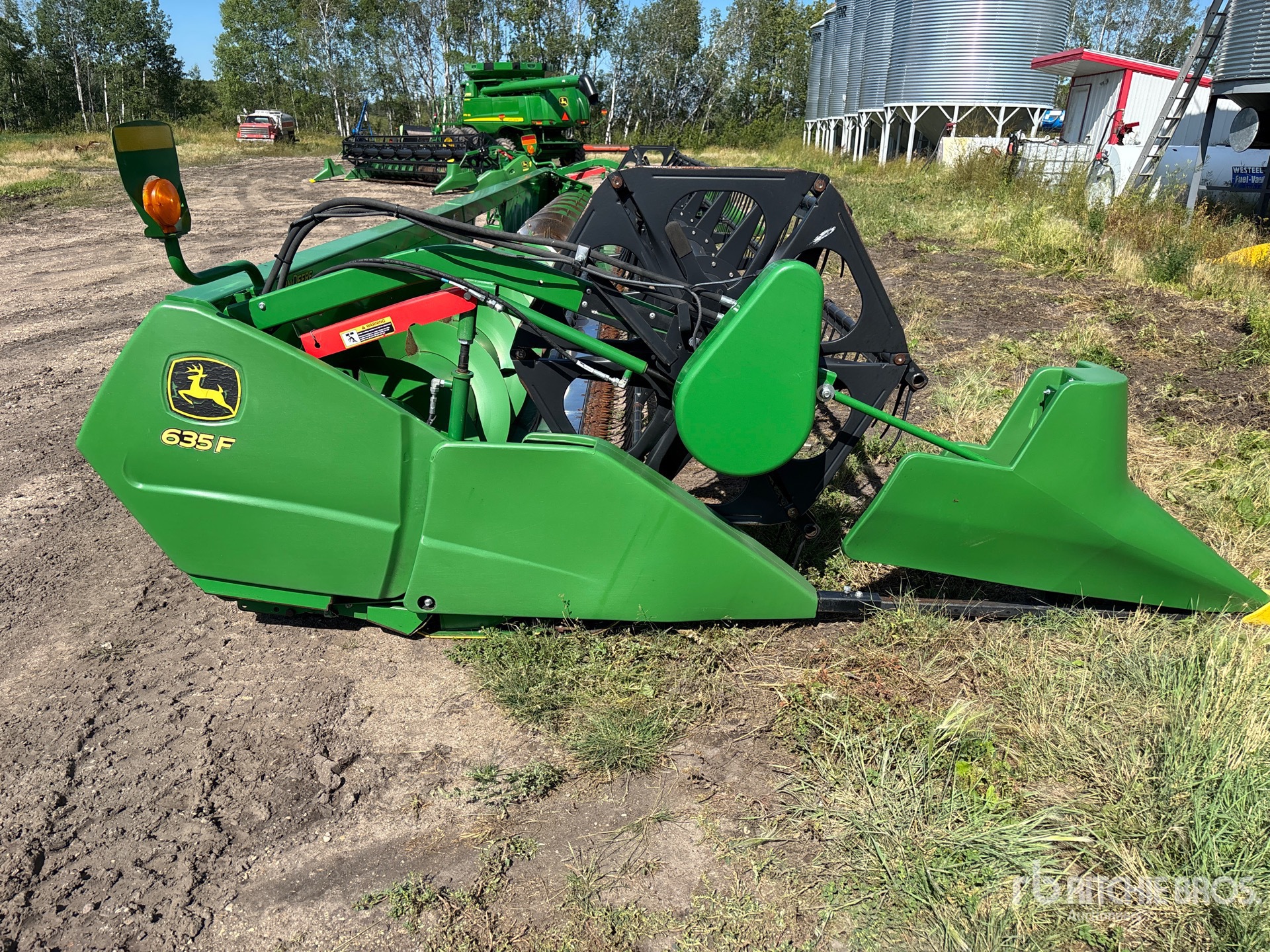 2016 John Deere 635F