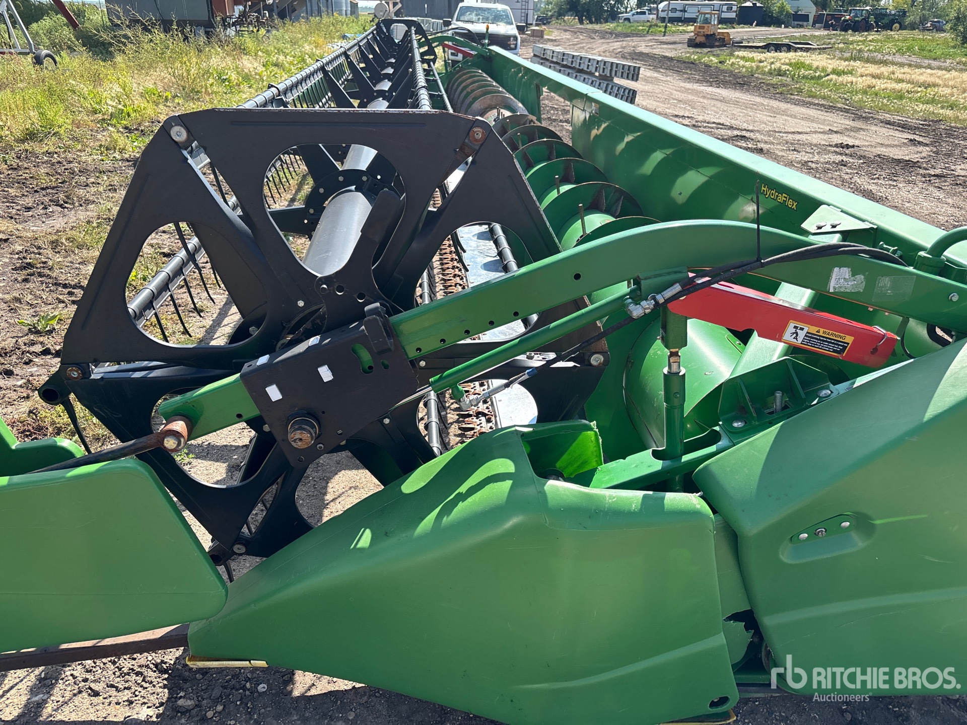 2016 John Deere 635F
