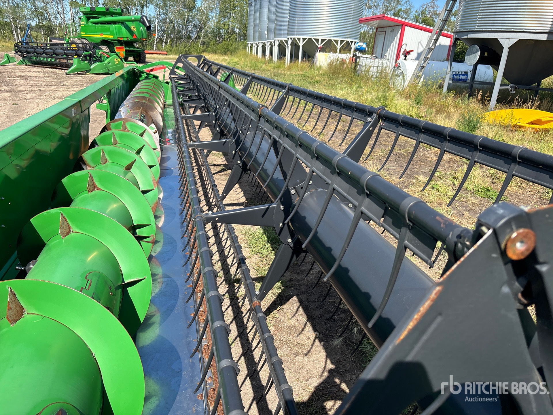 2016 John Deere 635F