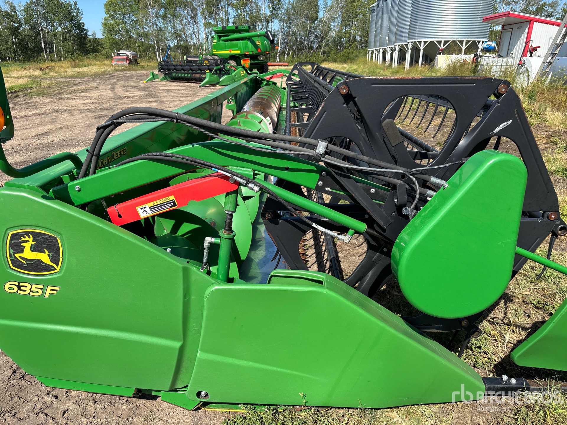 2016 John Deere 635F