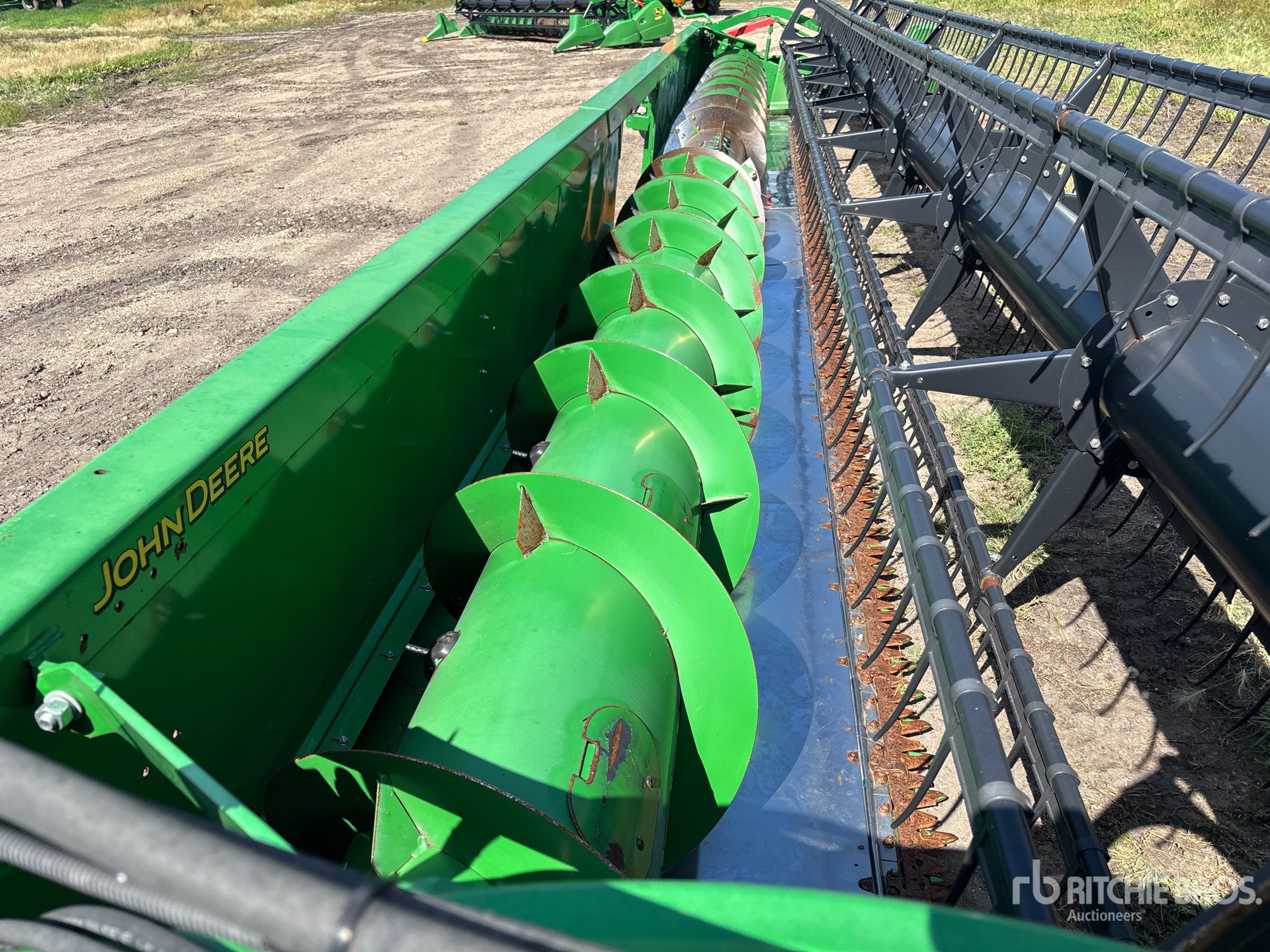 2016 John Deere 635F