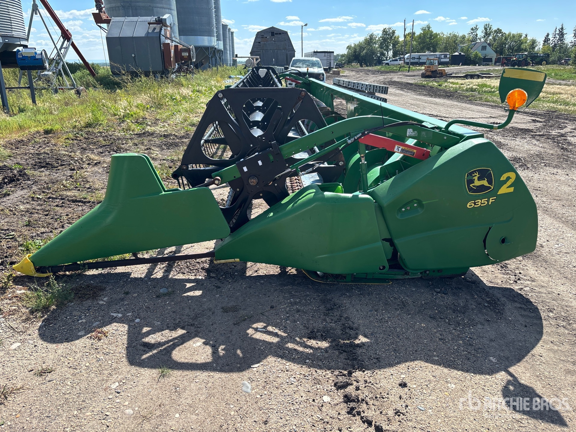 2016 John Deere 635F