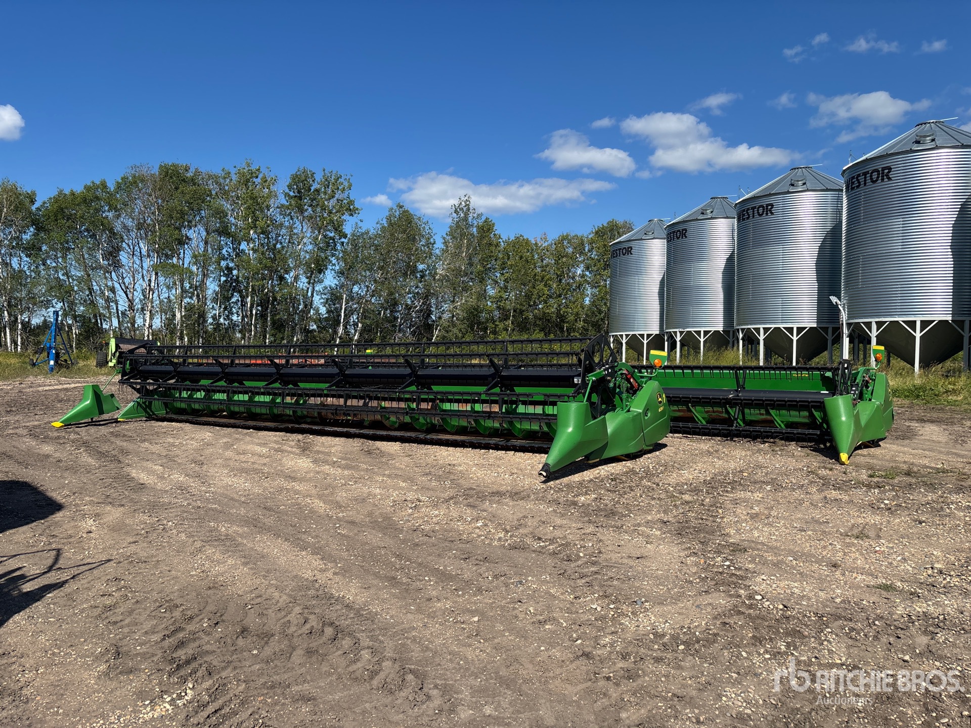 2016 John Deere 635F