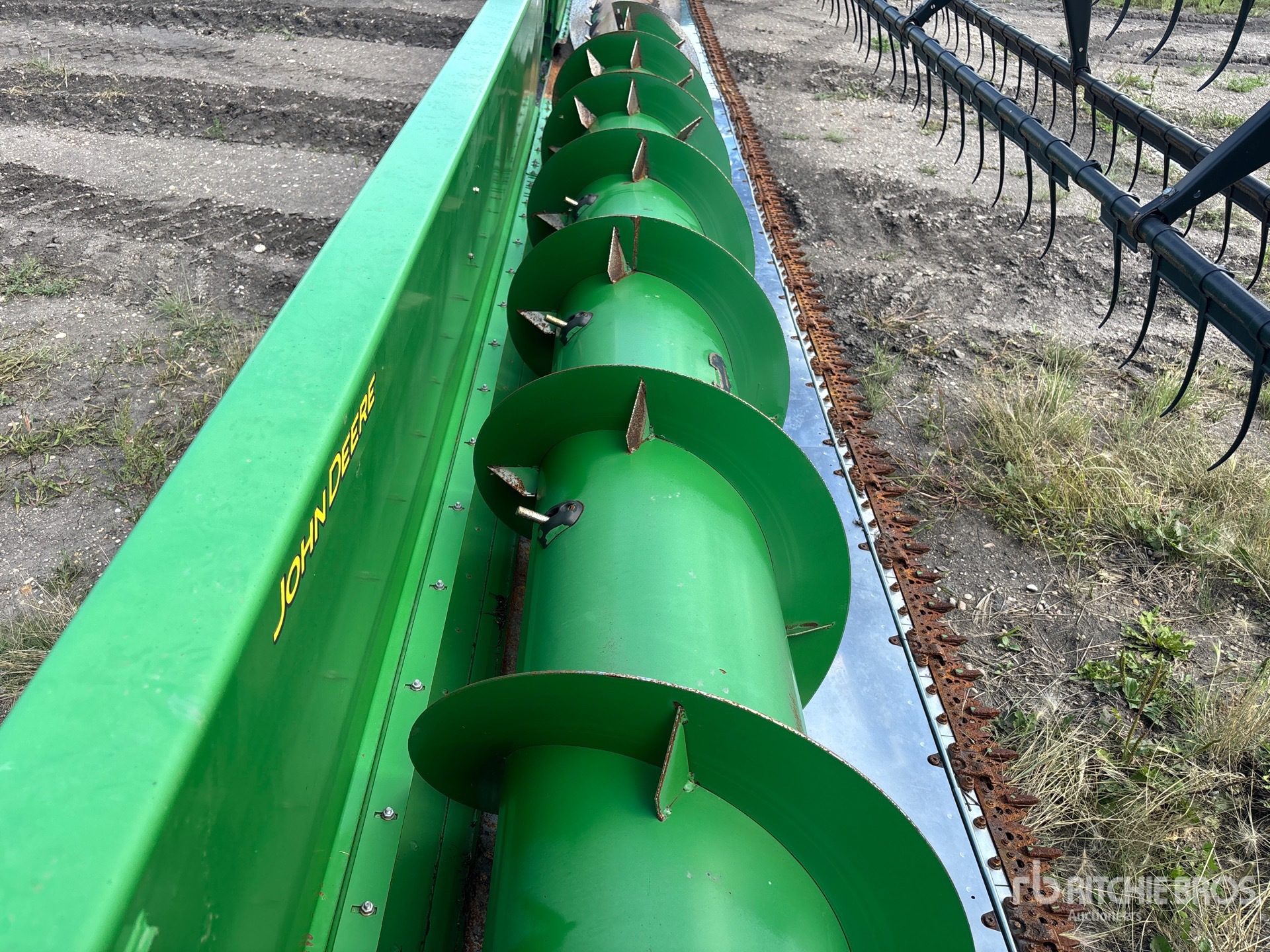 2013 John Deere 635F