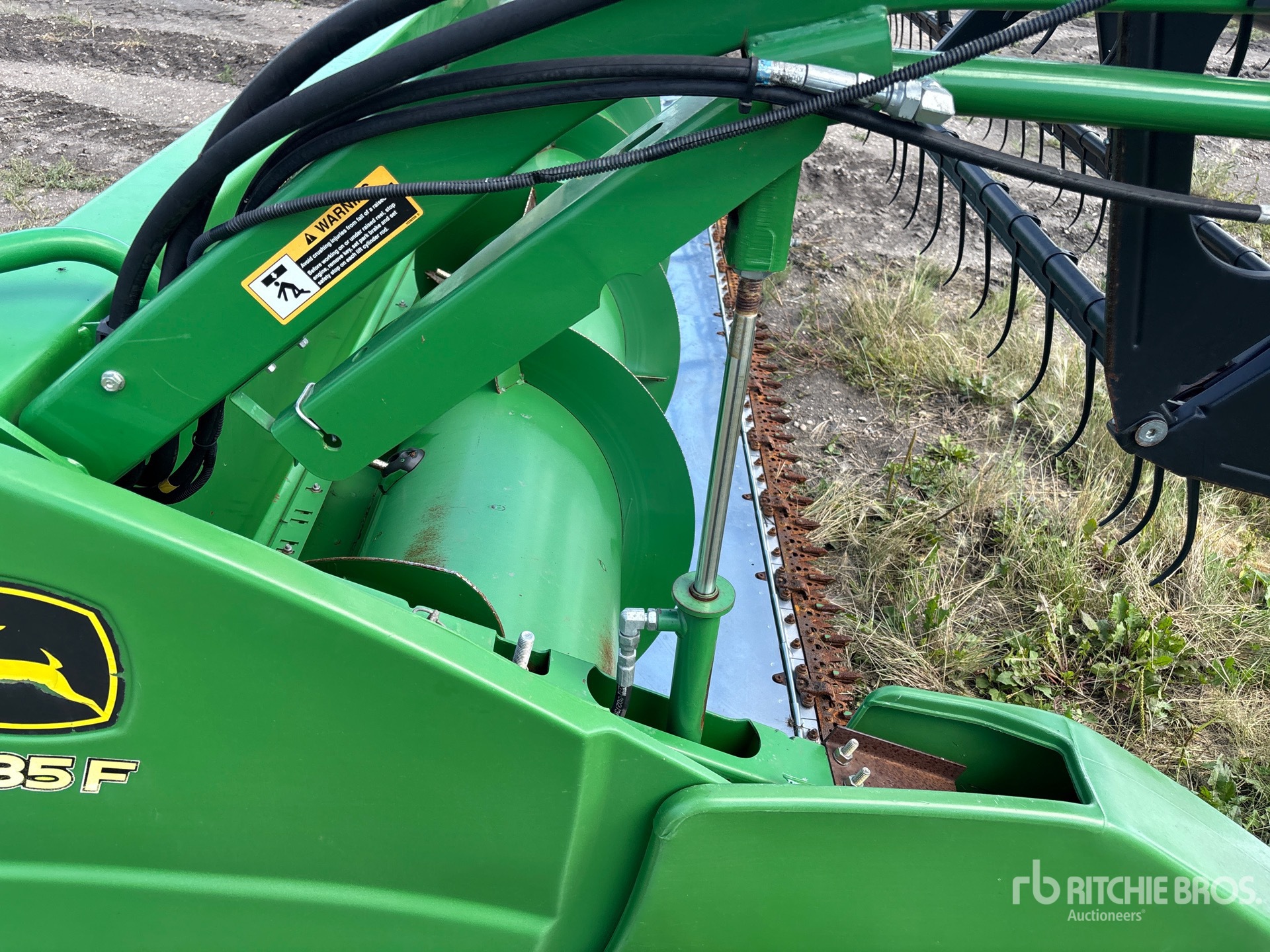 2013 John Deere 635F